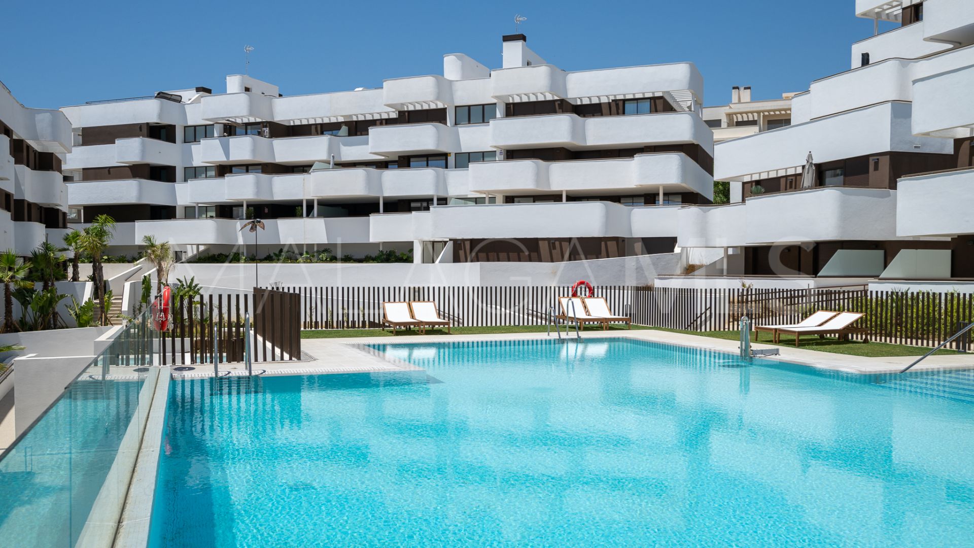 For sale Estepona Town apartment with 3 bedrooms