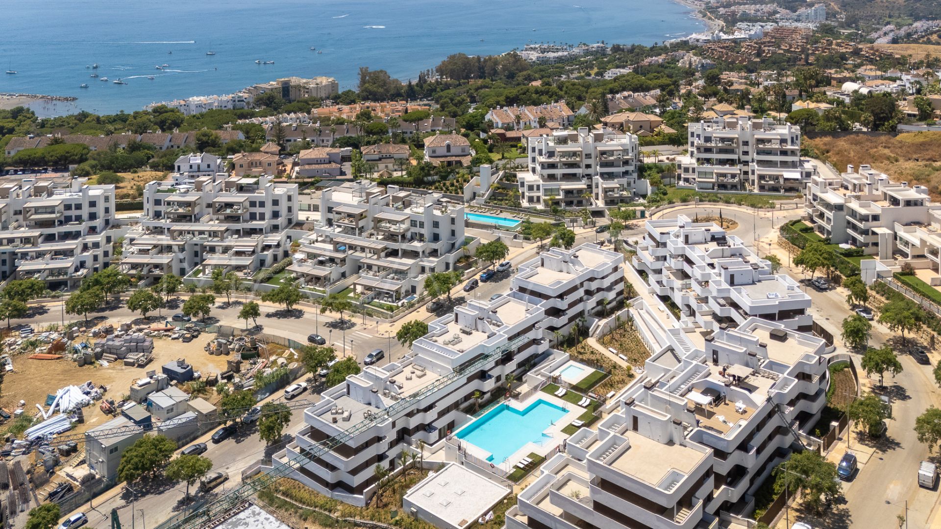 For sale Estepona Town apartment with 3 bedrooms
