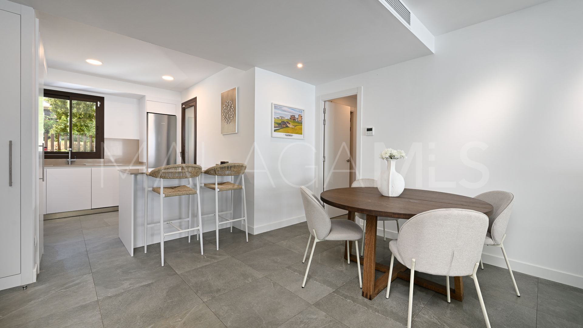 For sale Estepona Town apartment with 3 bedrooms