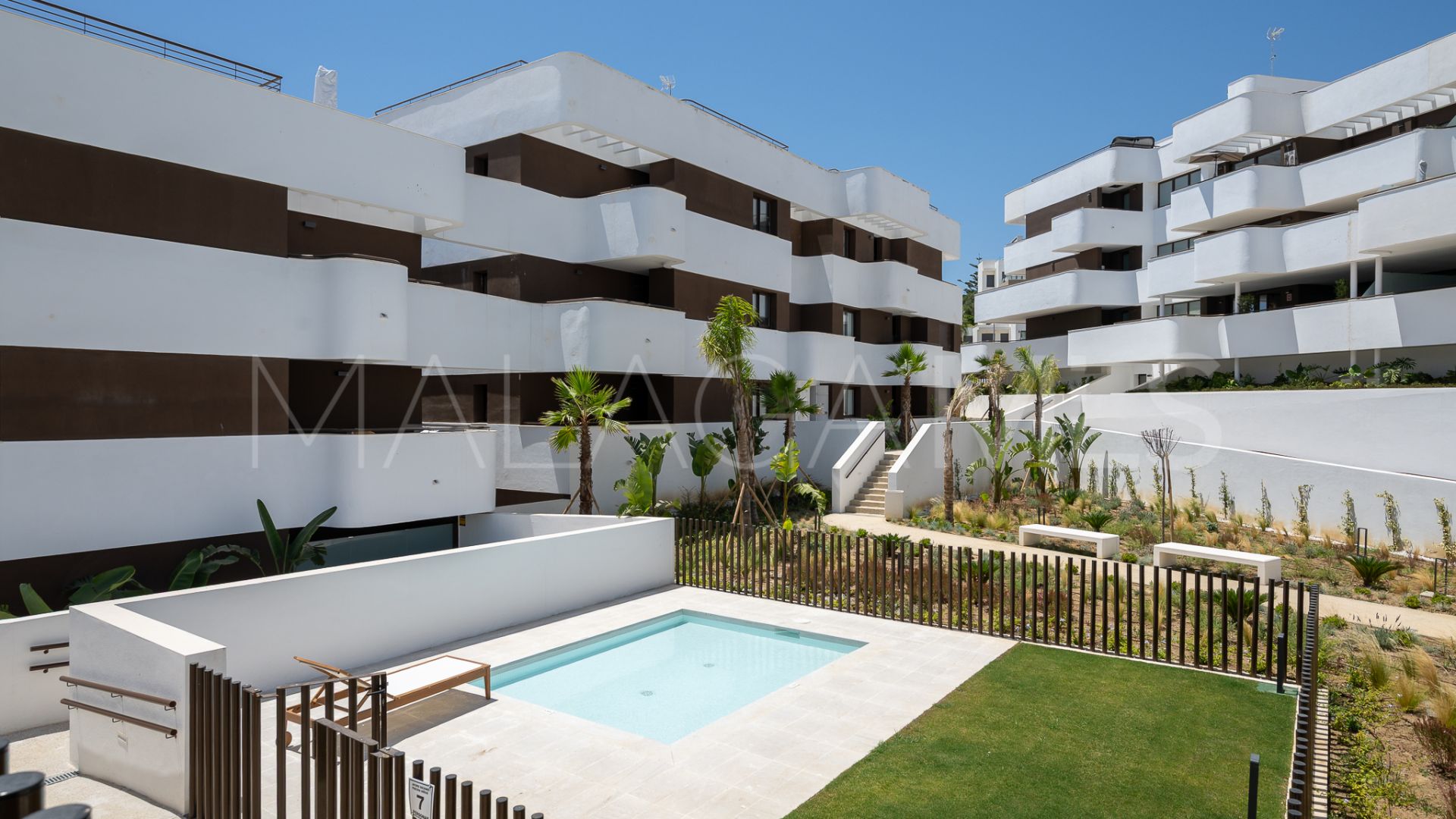 For sale Estepona Town apartment with 3 bedrooms