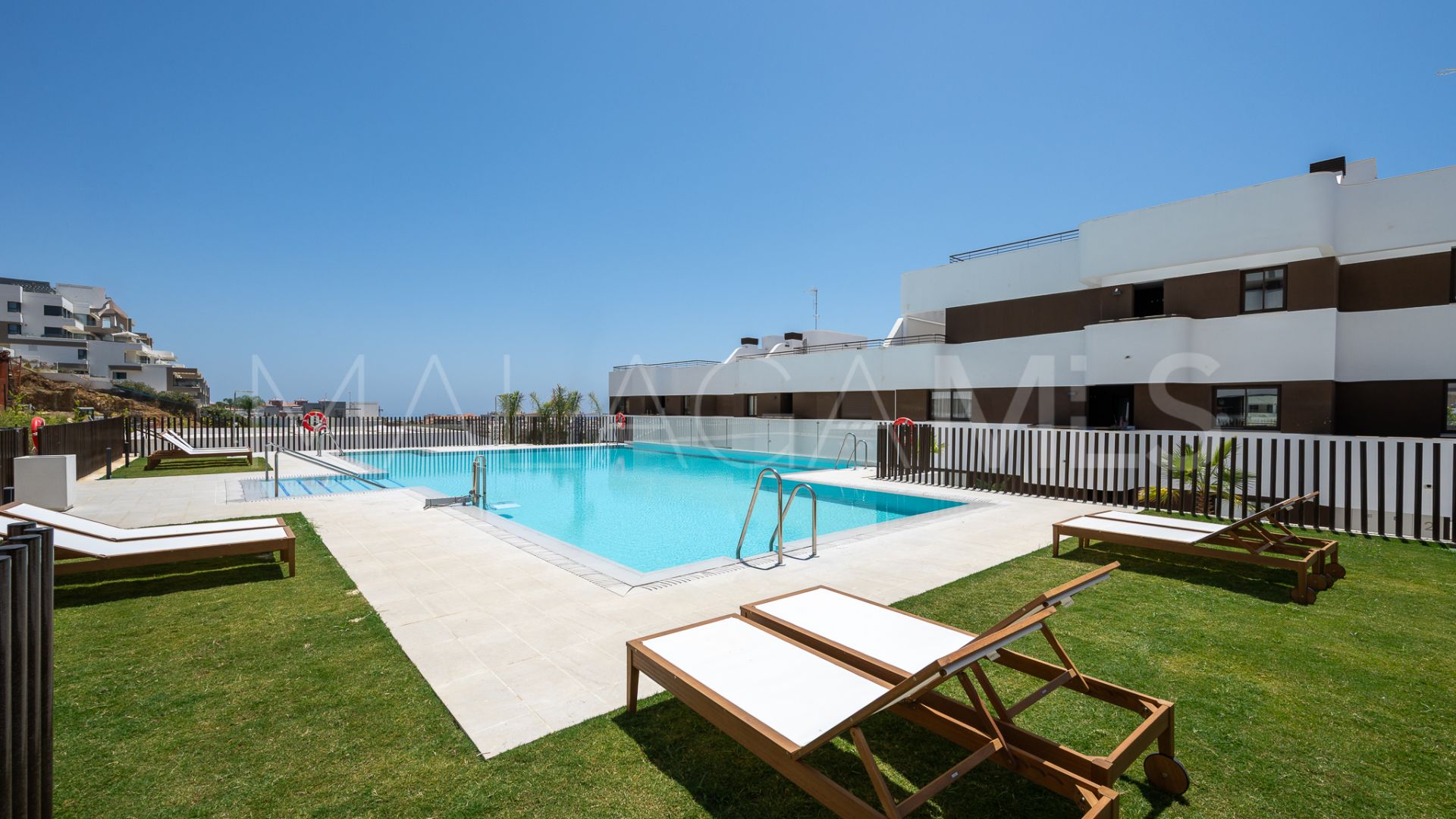 For sale Estepona Town apartment with 3 bedrooms