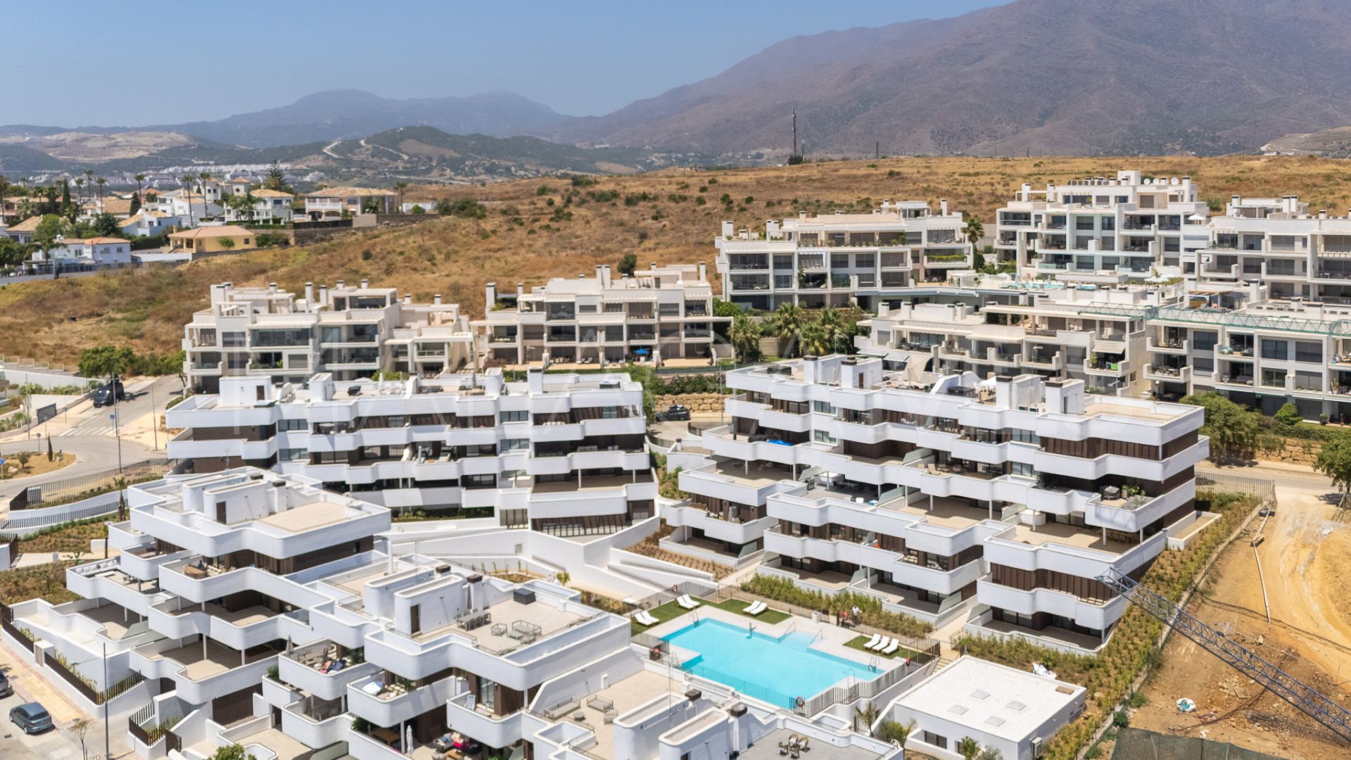 For sale Estepona Town apartment with 3 bedrooms