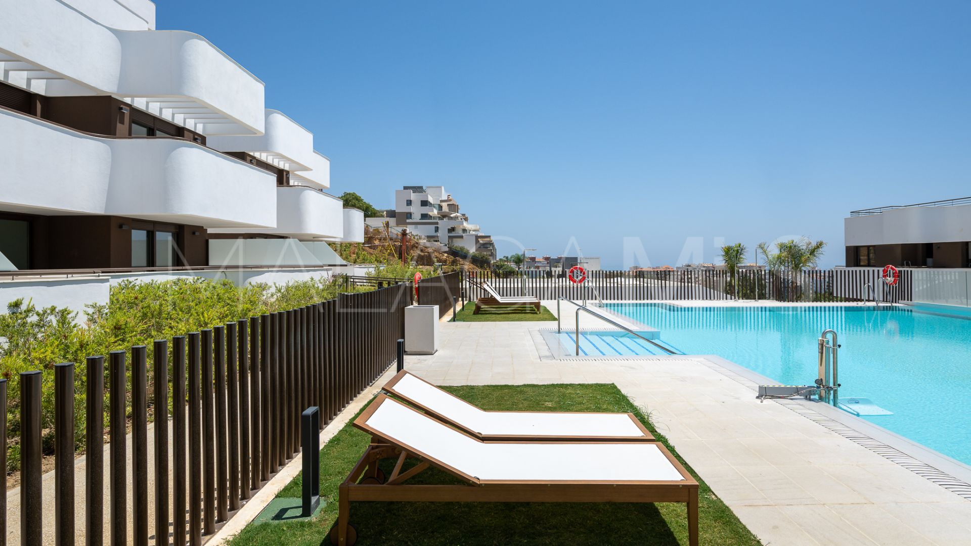 For sale Estepona Town apartment with 3 bedrooms