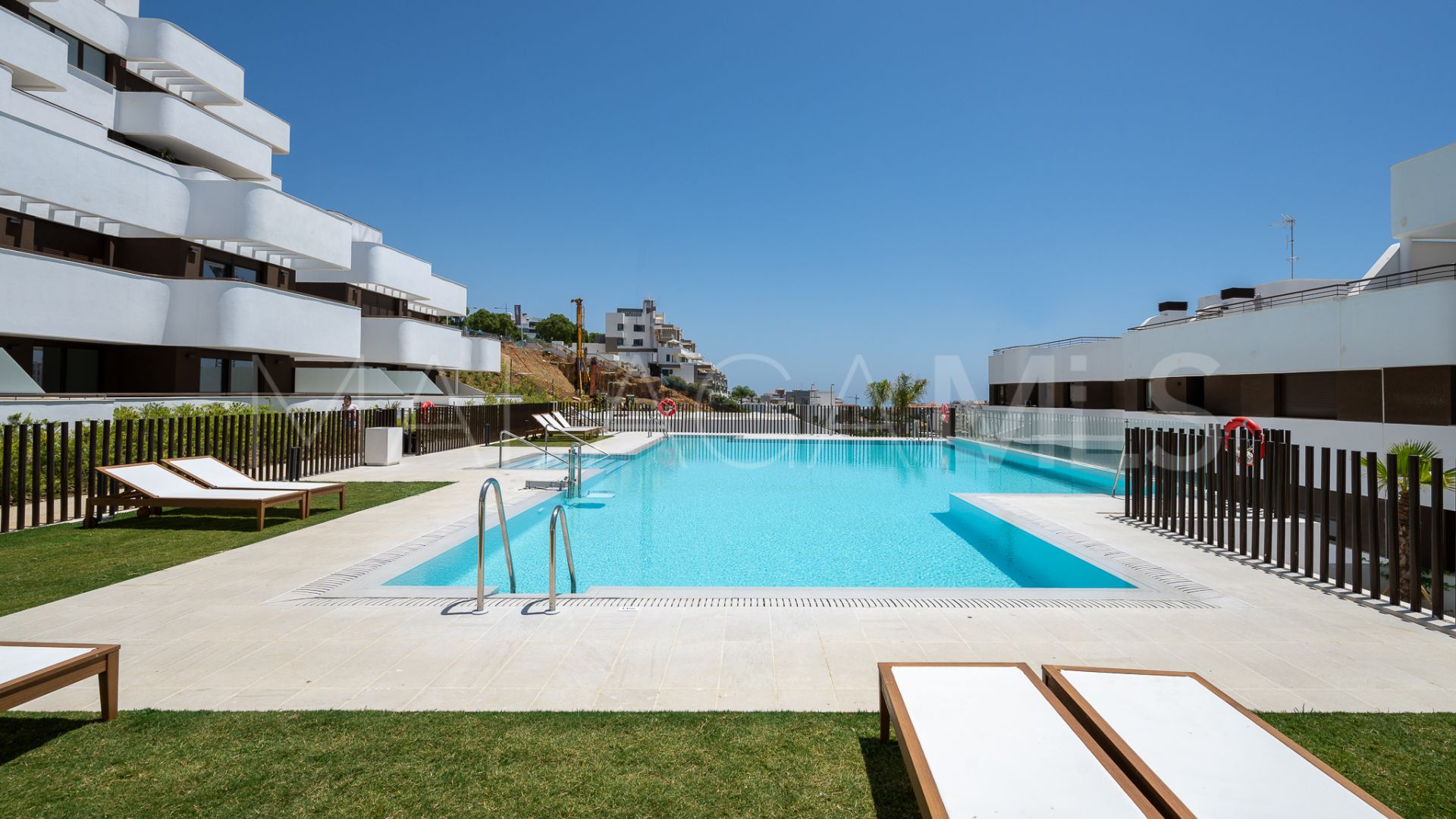 For sale Estepona Town apartment with 3 bedrooms