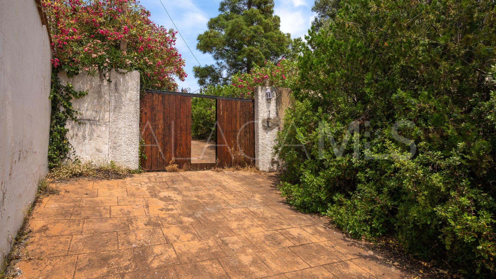 Villa for sale in Don Miguel