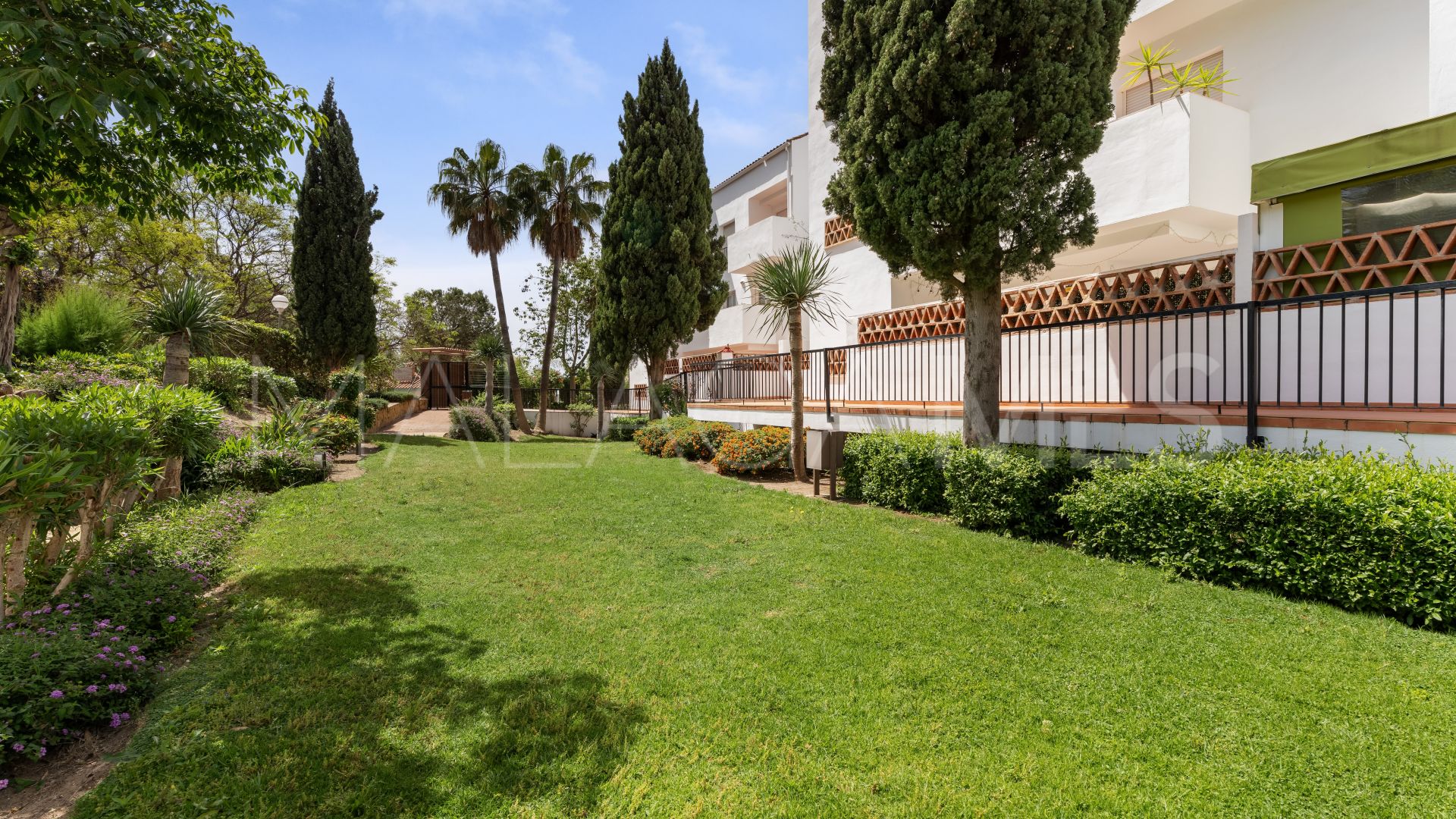 Apartamento for sale with 2 bedrooms in Torrequebrada