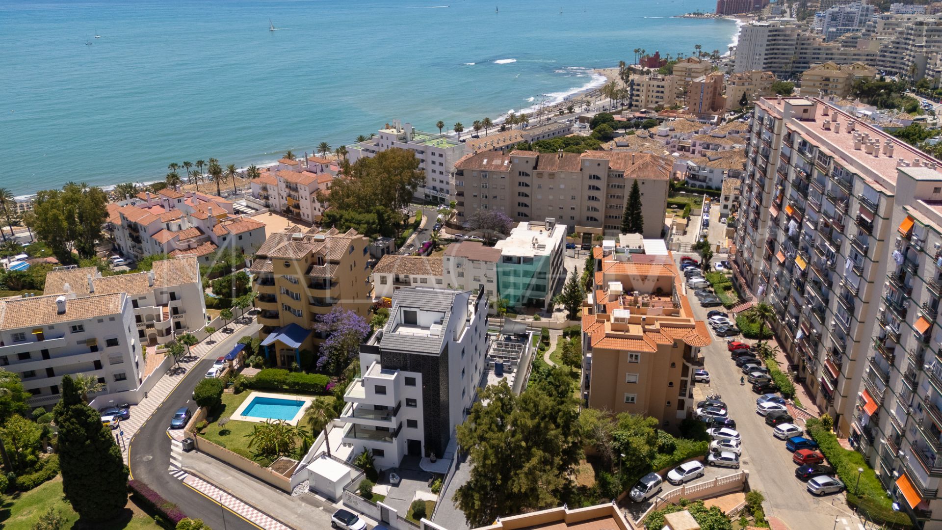 For sale 2 bedrooms apartment in Benalmadena Costa