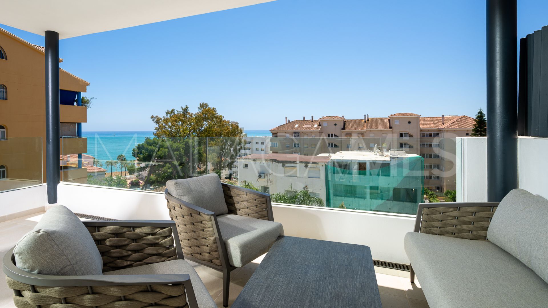 For sale 2 bedrooms apartment in Benalmadena Costa