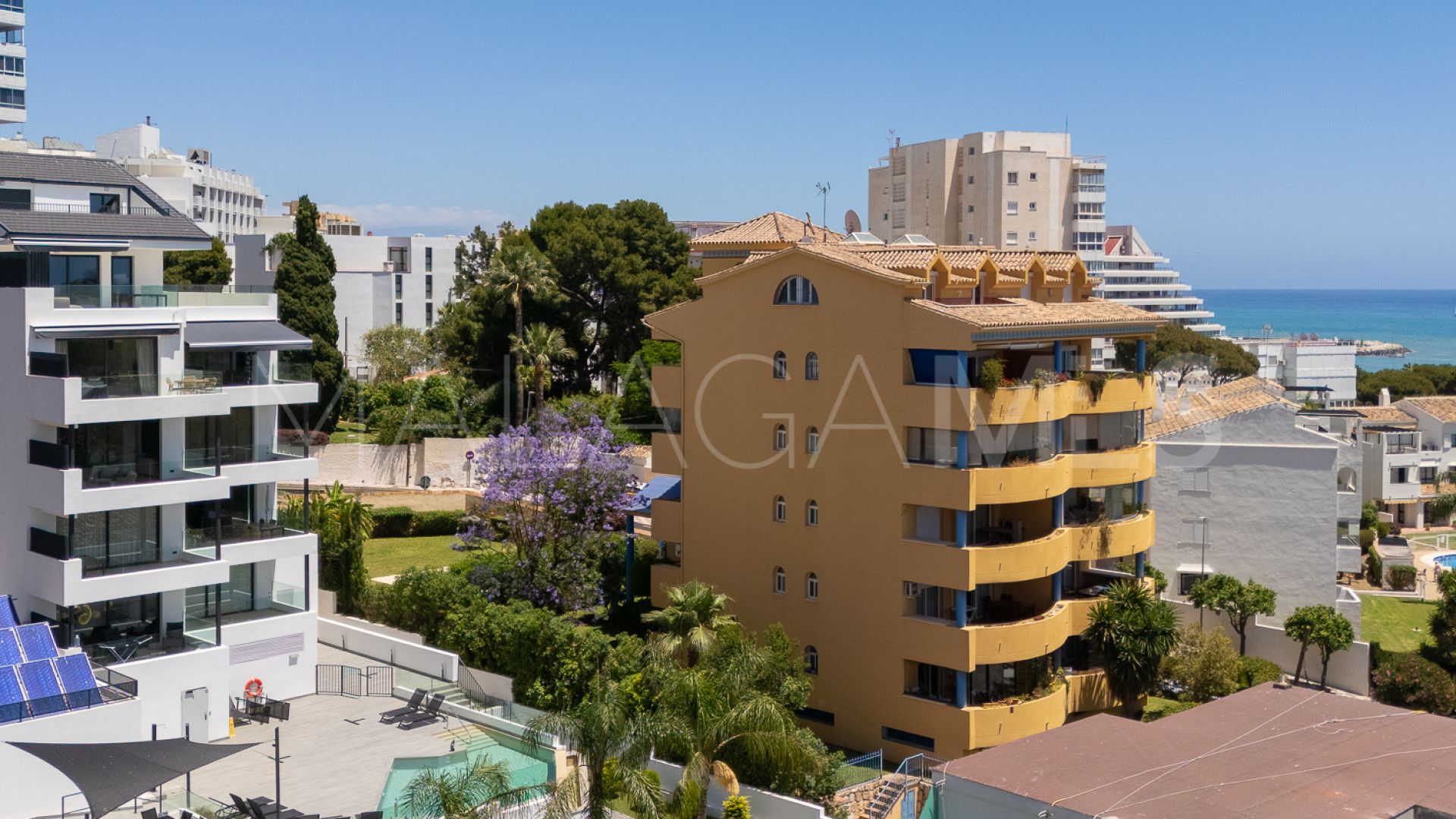 For sale 2 bedrooms apartment in Benalmadena Costa