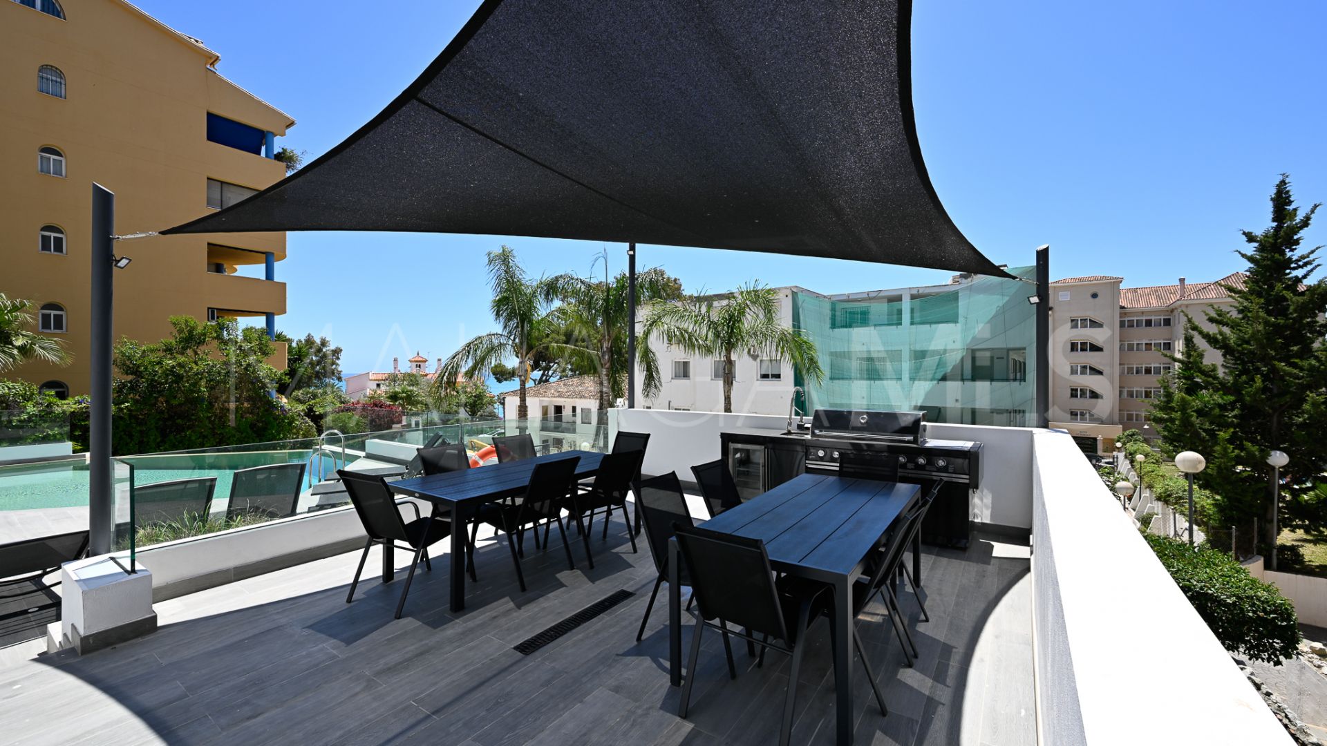 For sale 2 bedrooms apartment in Benalmadena Costa