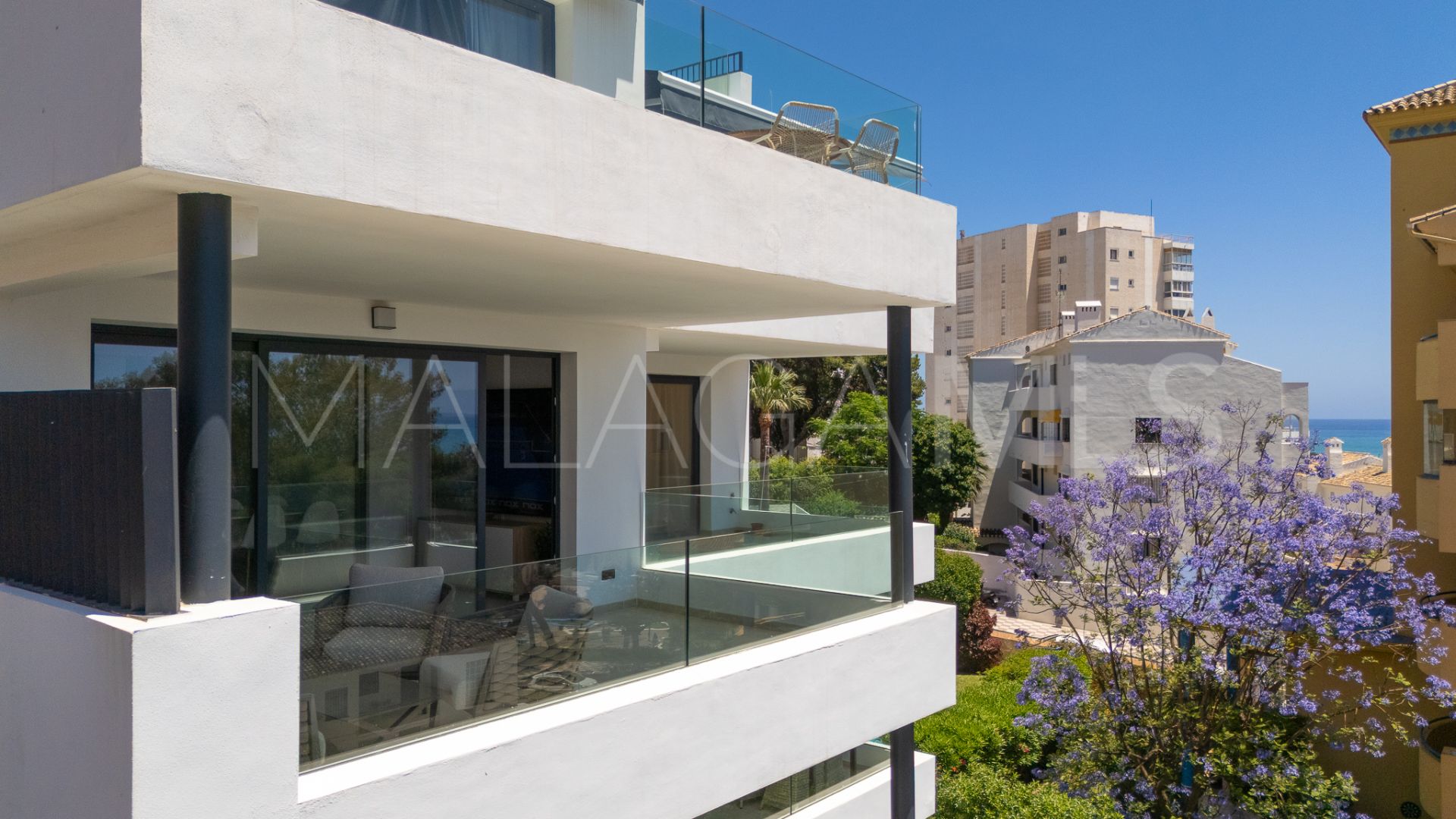 For sale 2 bedrooms apartment in Benalmadena Costa