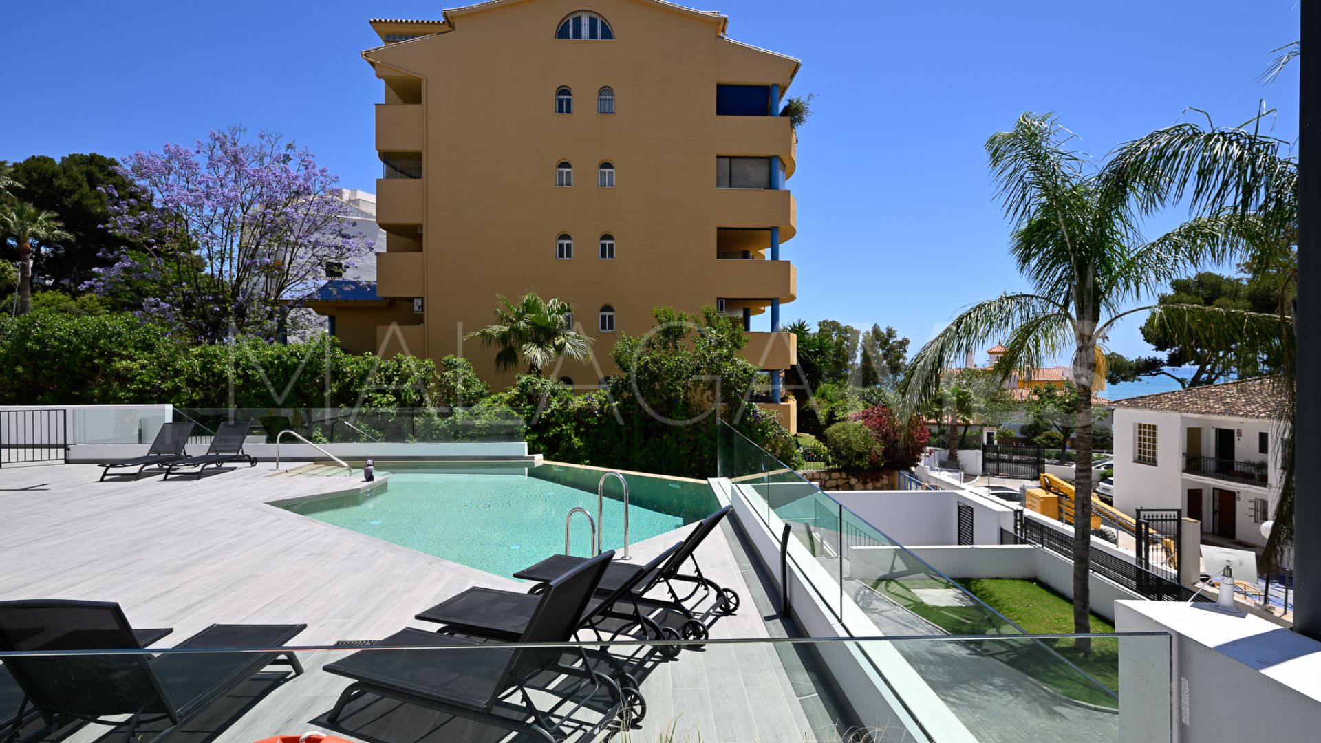 For sale 2 bedrooms apartment in Benalmadena Costa