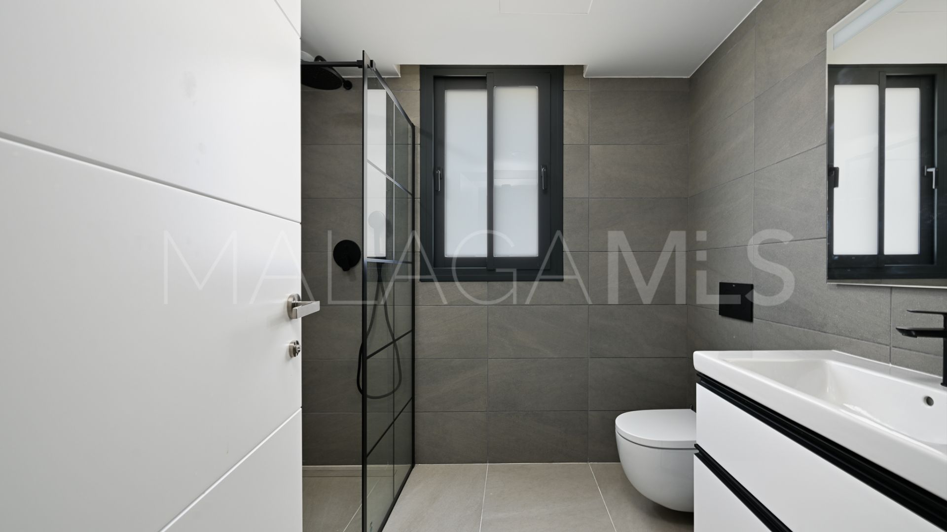 For sale 2 bedrooms apartment in Benalmadena Costa