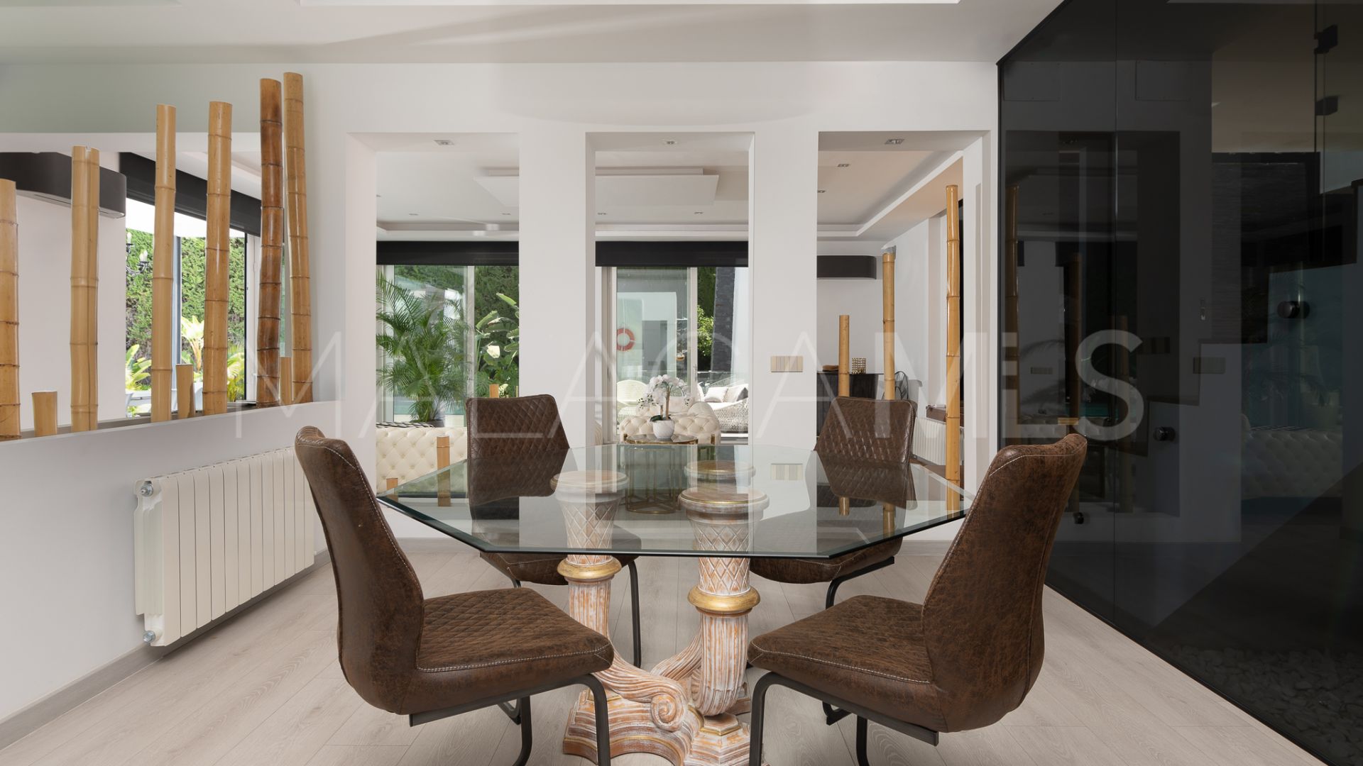 Villa for sale in Nueva Andalucia