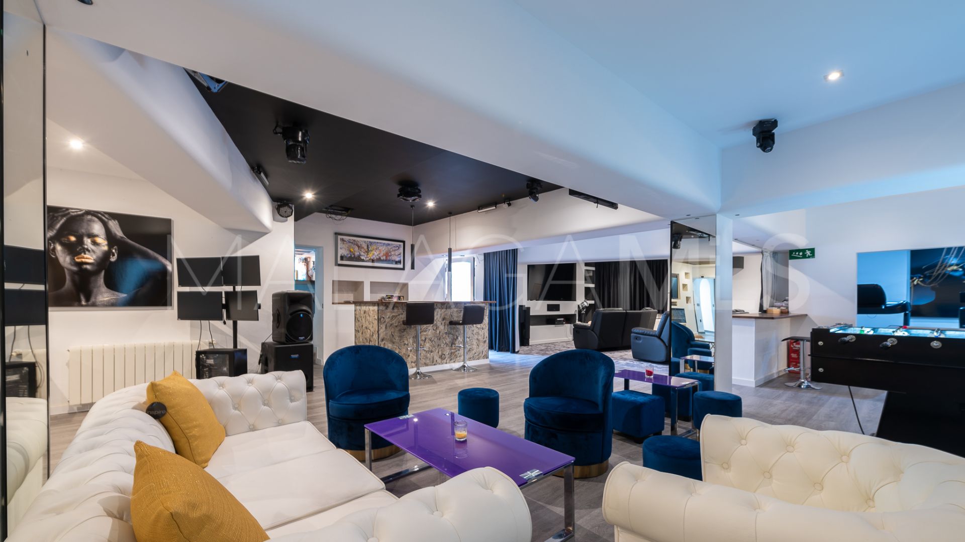 Villa for sale in Nueva Andalucia