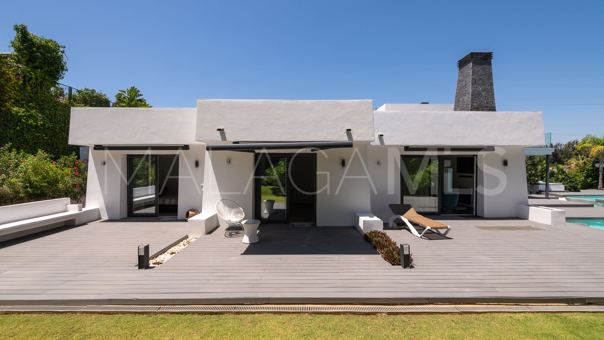 Villa for sale in Nueva Andalucia