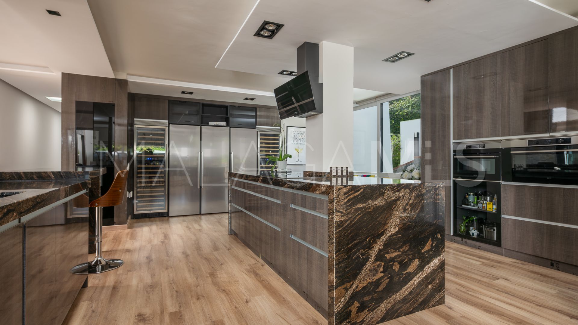 Villa for sale in Nueva Andalucia