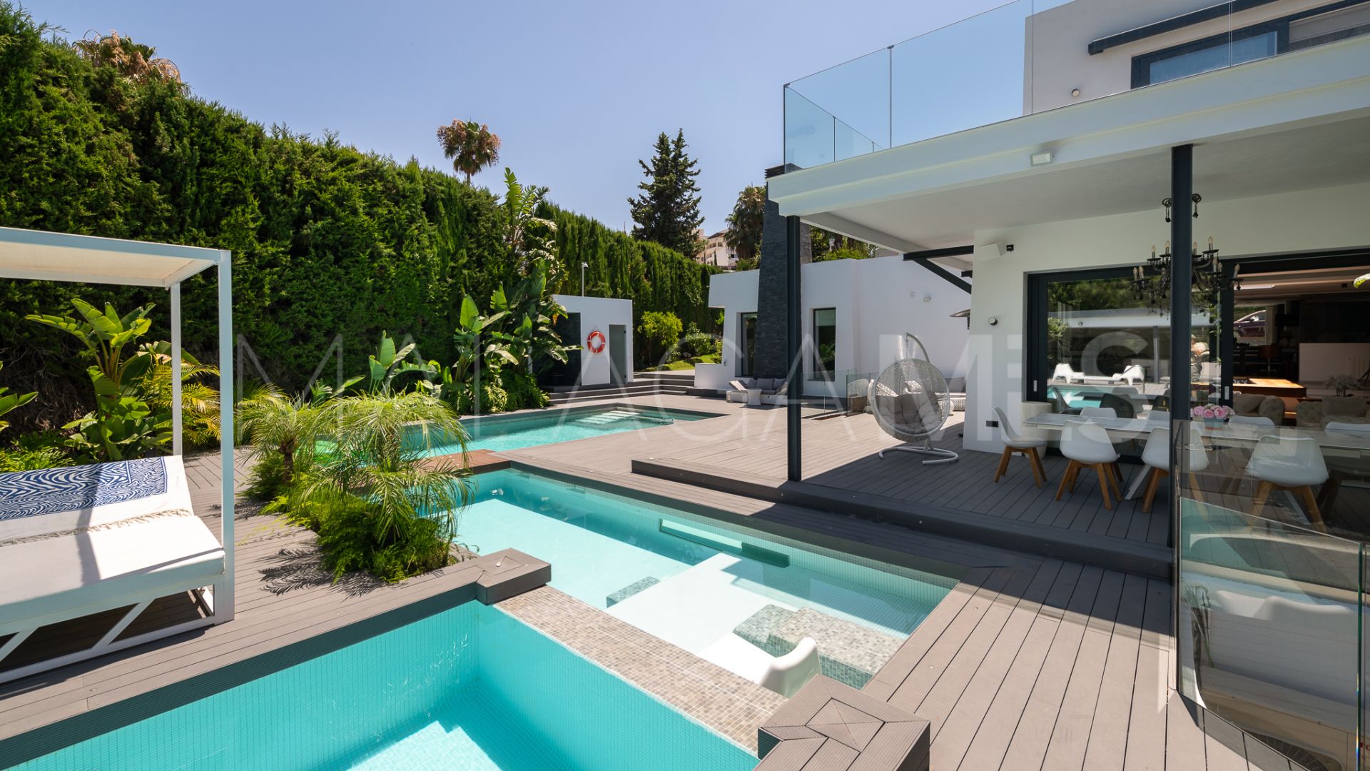Villa for sale in Nueva Andalucia