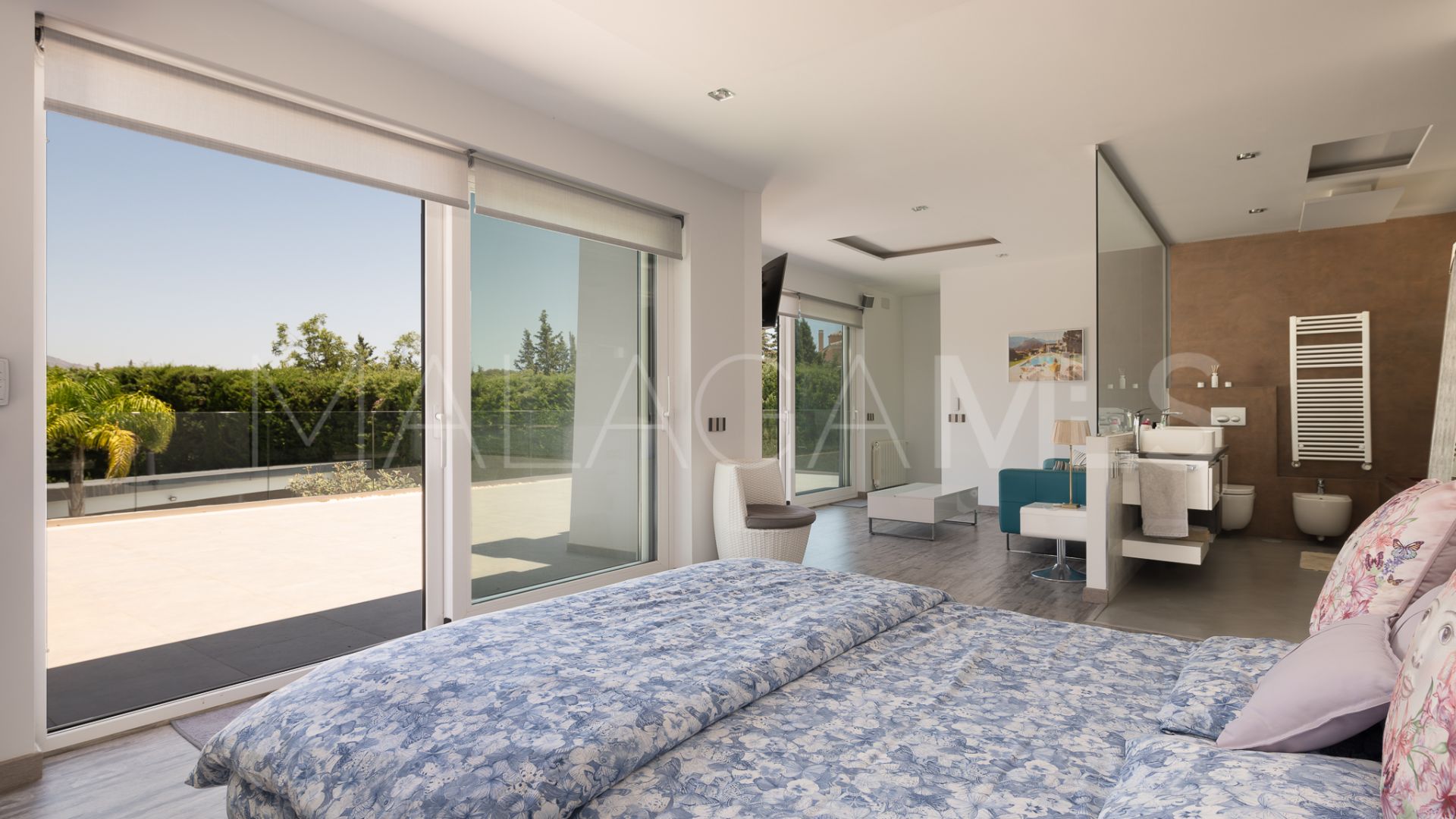 Villa for sale in Nueva Andalucia