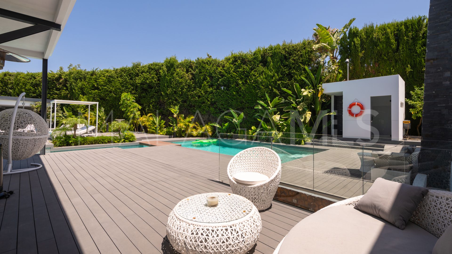 Villa for sale in Nueva Andalucia