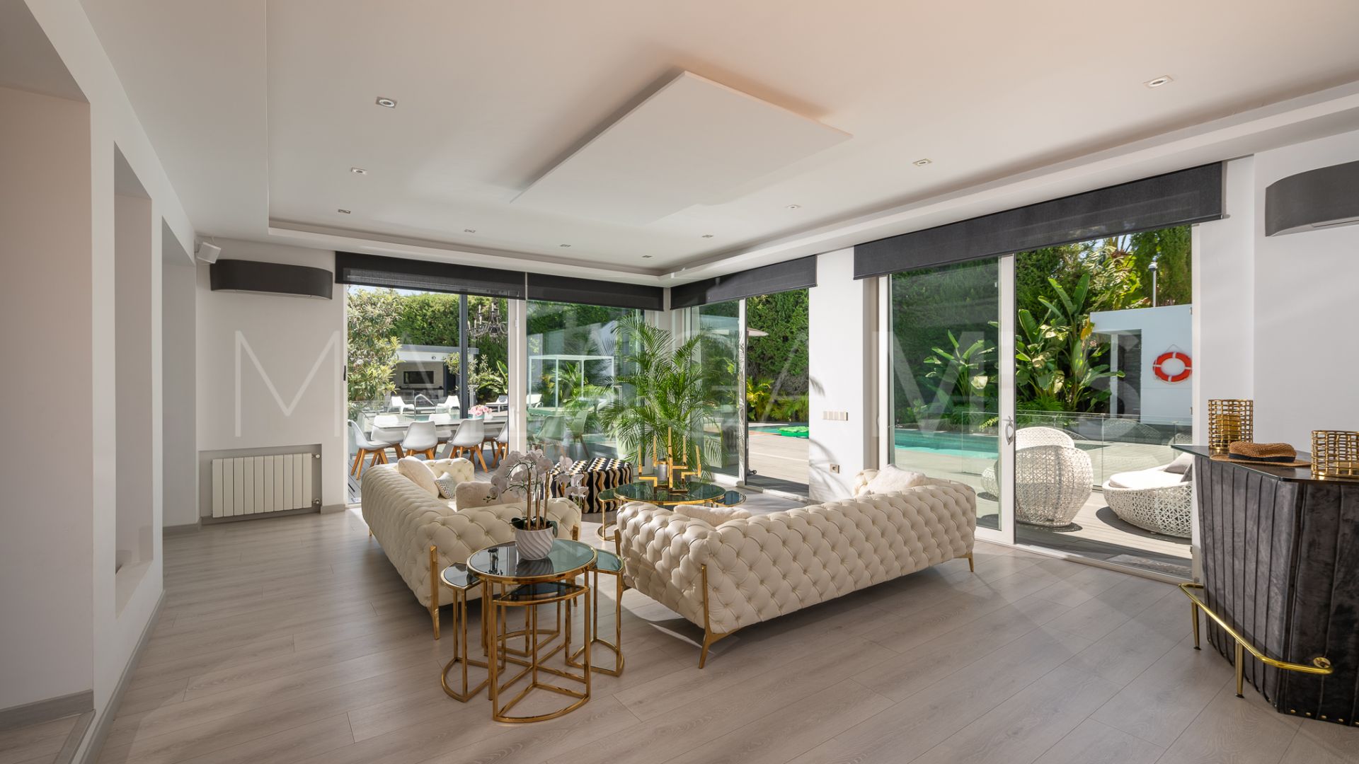 Villa for sale in Nueva Andalucia