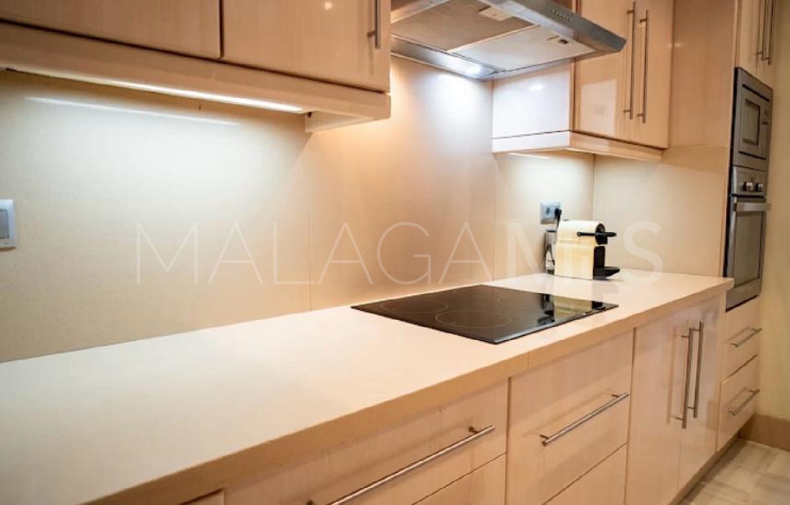 Apartamento planta baja for sale with 2 bedrooms in Alcazaba Beach