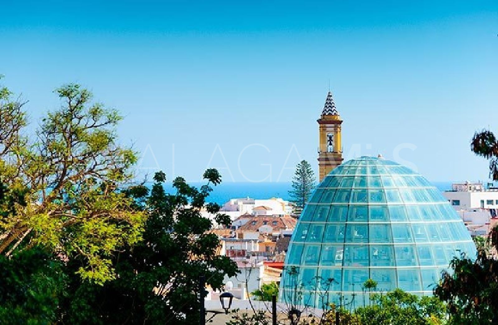 Apartamento planta baja for sale with 2 bedrooms in Alcazaba Beach
