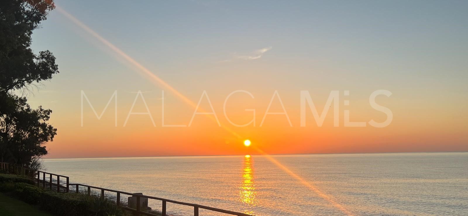 Apartamento planta baja for sale with 2 bedrooms in Alcazaba Beach