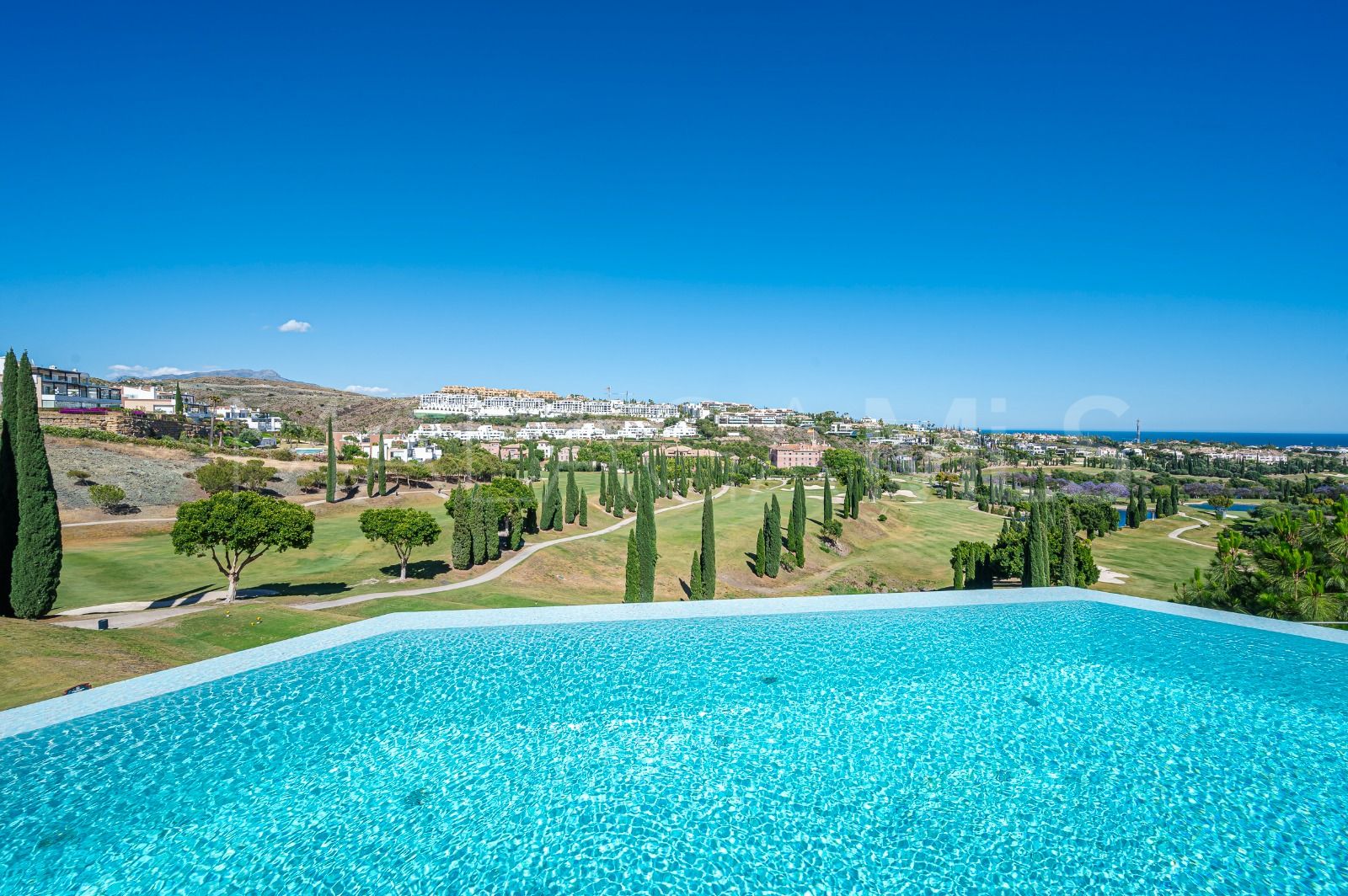 Villa de 6 bedrooms for sale in Los Flamingos Golf
