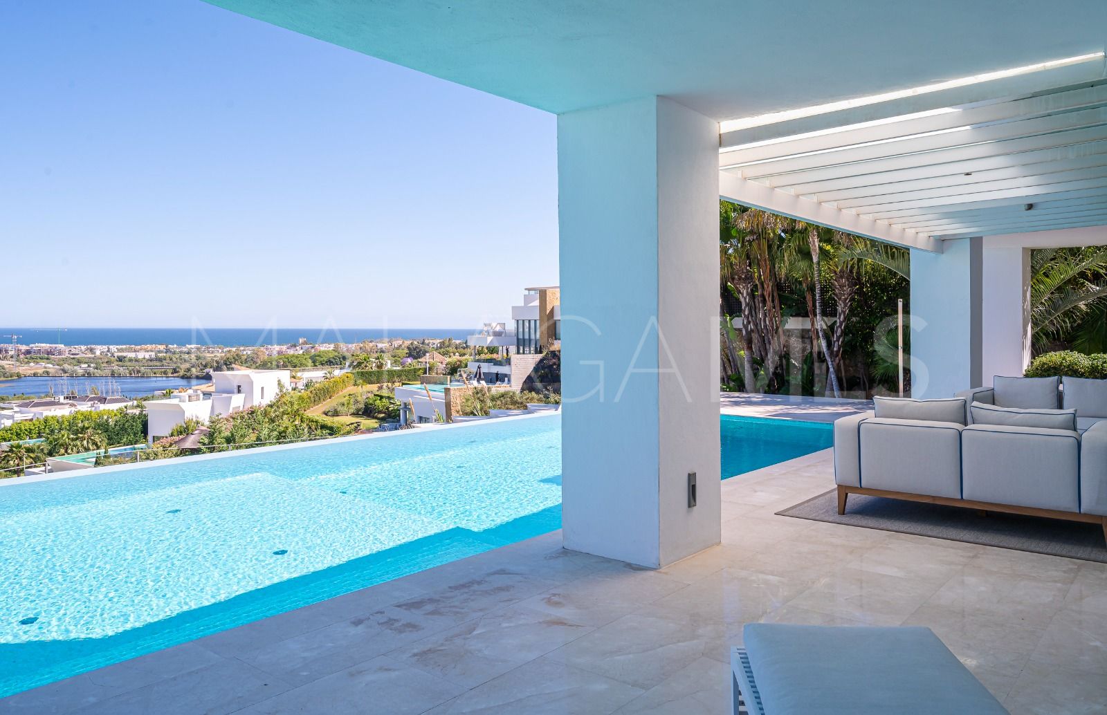 Villa de 6 bedrooms for sale in Los Flamingos Golf
