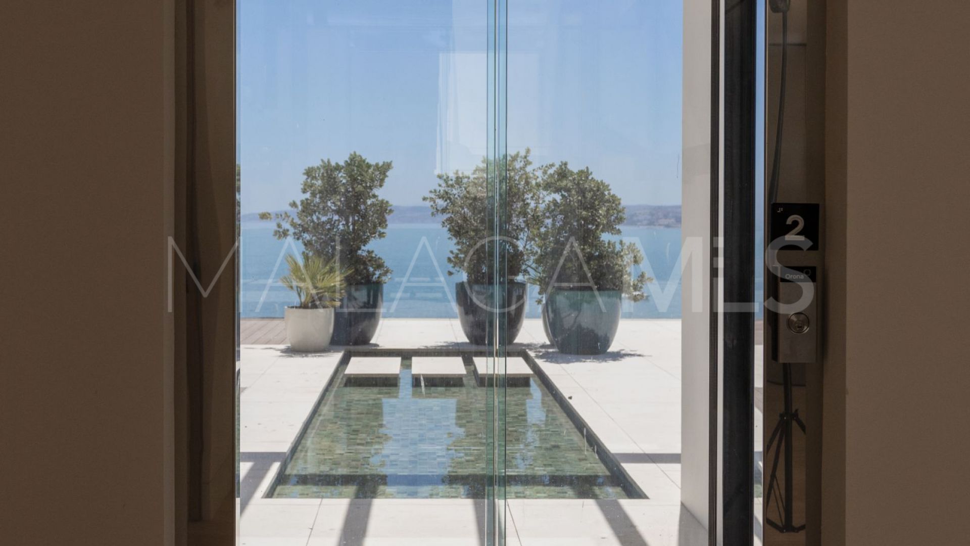 Duplex penthouse for sale in Estepona Puerto