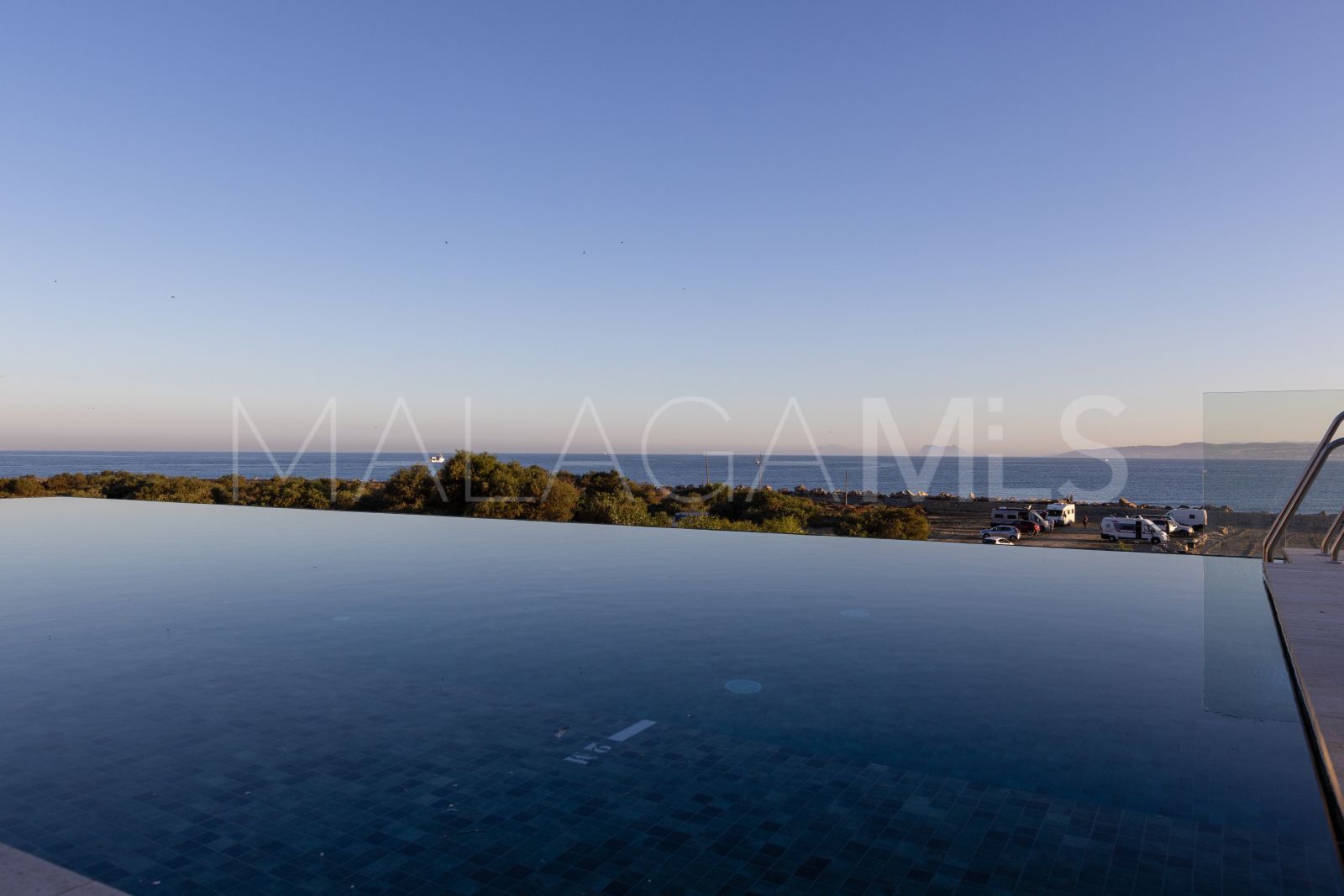 Duplex penthouse for sale in Estepona Puerto