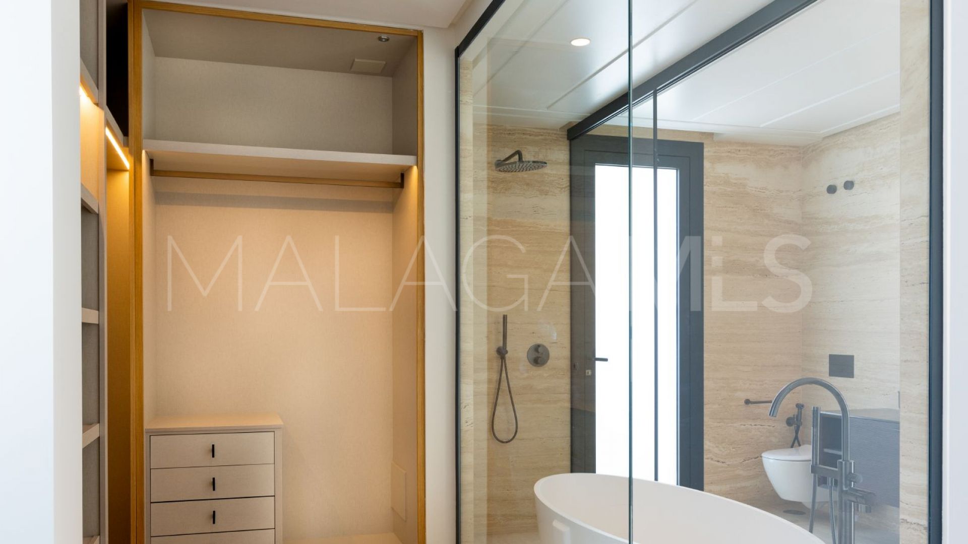 Duplex penthouse for sale in Estepona Puerto