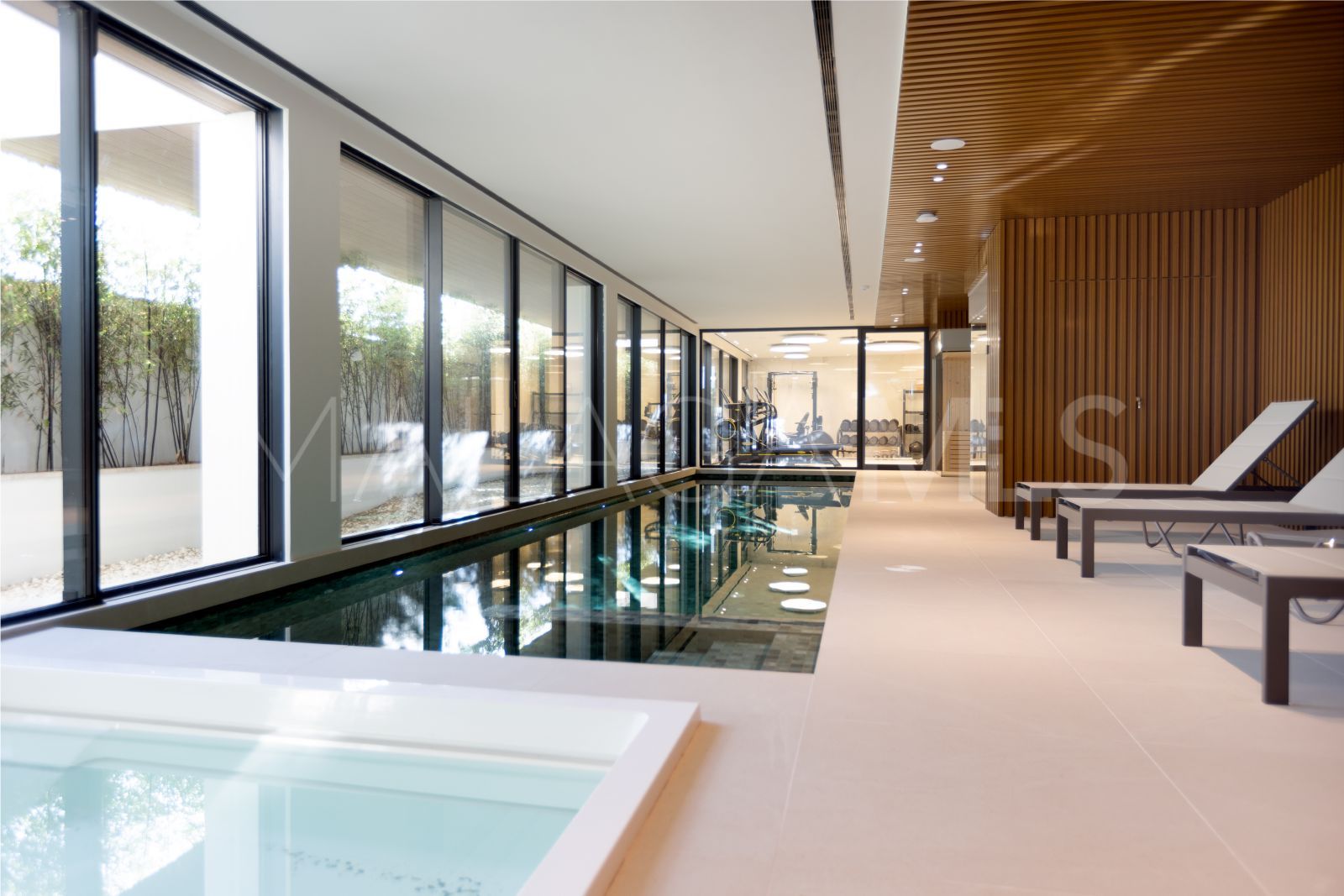 Duplex penthouse for sale in Estepona Puerto
