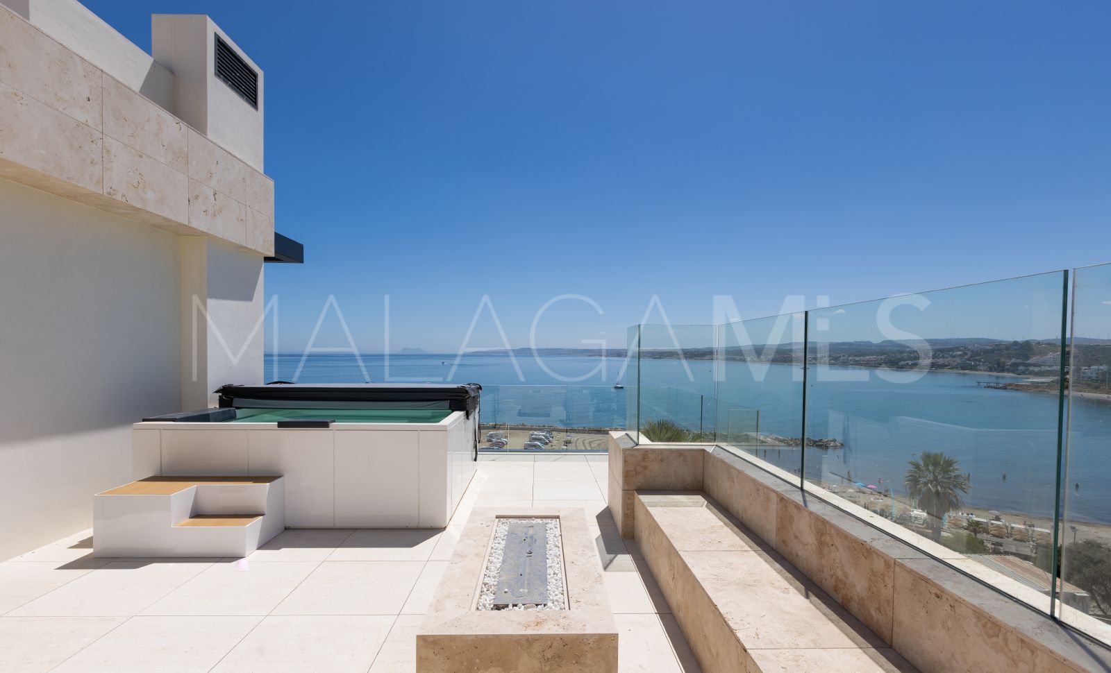 Duplex penthouse for sale in Estepona Puerto