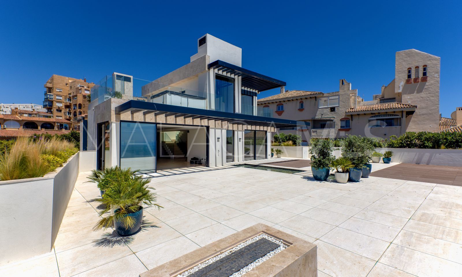 Duplex penthouse for sale in Estepona Puerto