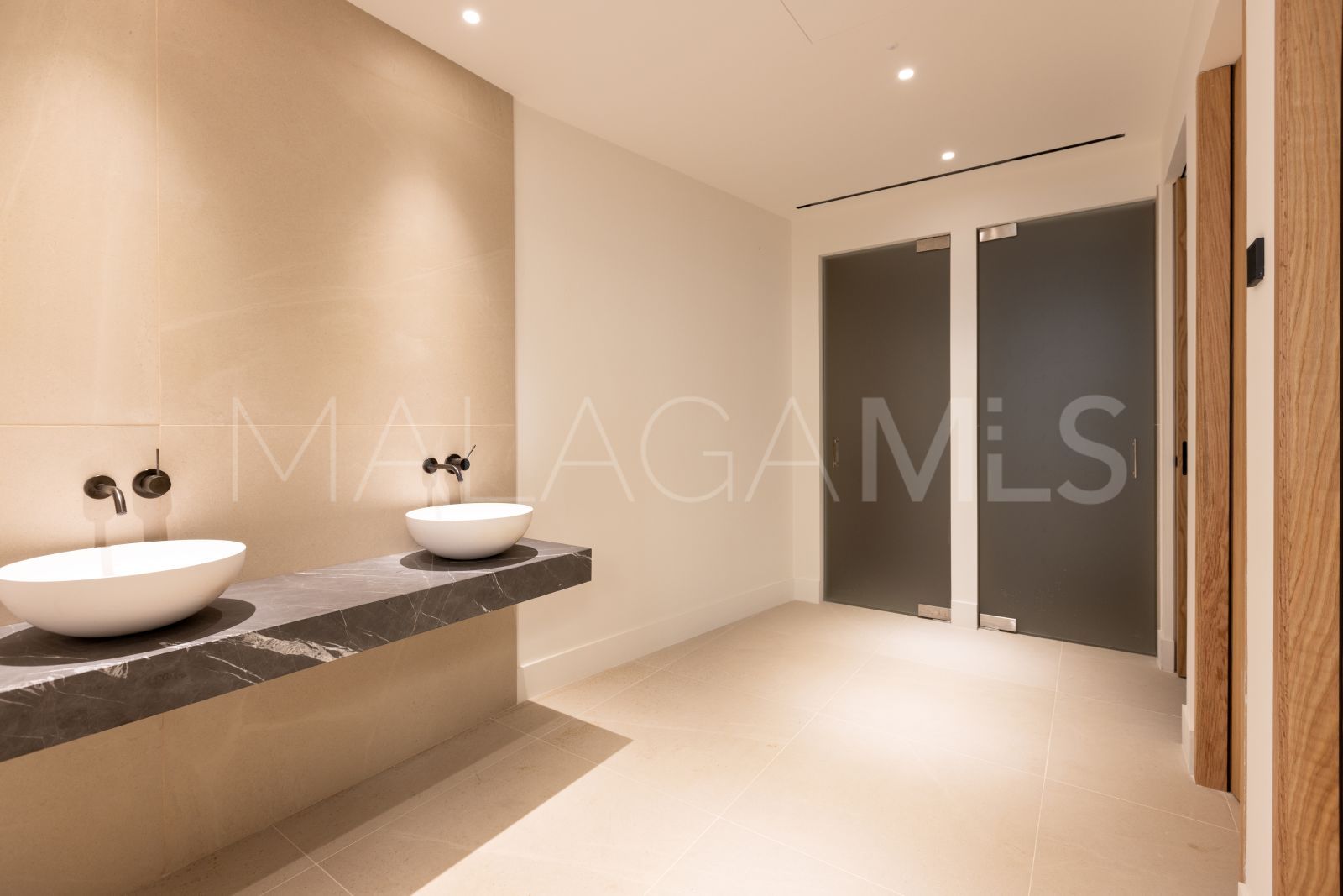 Duplex penthouse for sale in Estepona Puerto