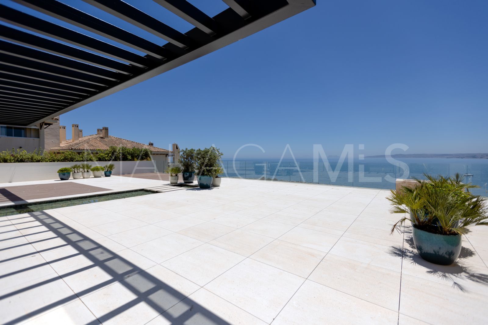 Duplex penthouse for sale in Estepona Puerto