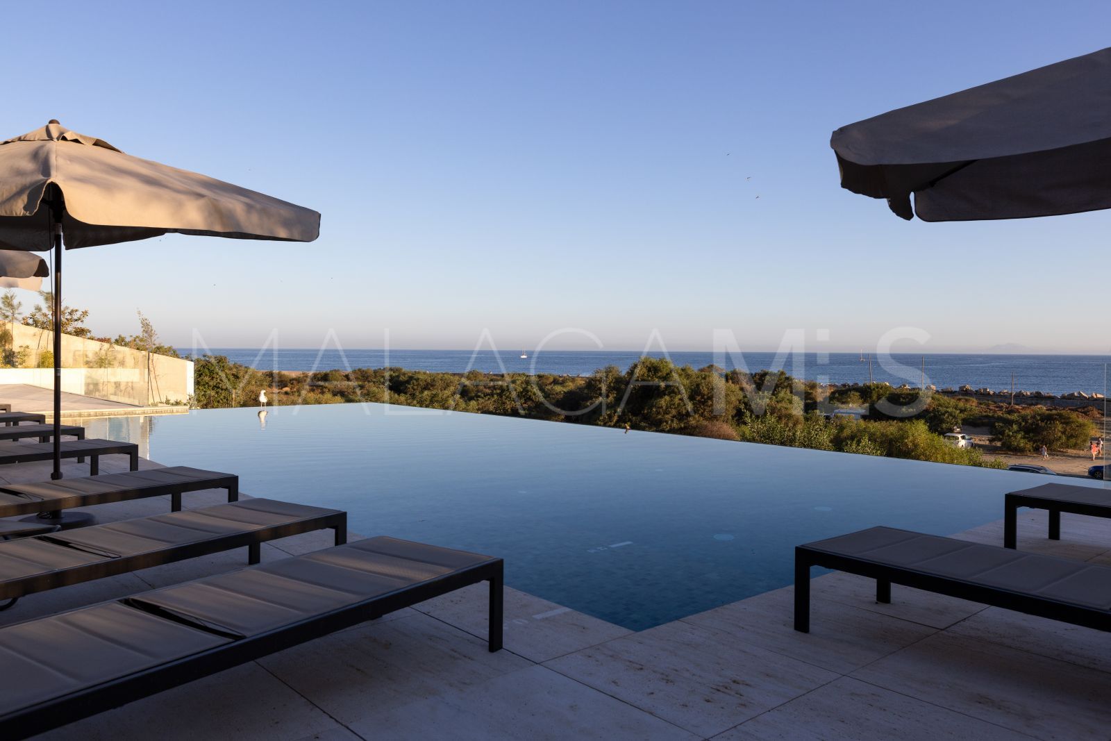 Duplex penthouse for sale in Estepona Puerto
