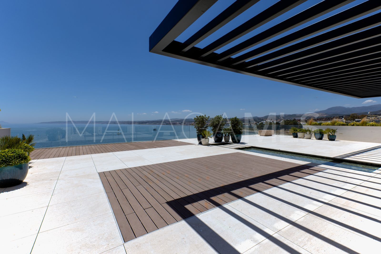 Duplex penthouse for sale in Estepona Puerto