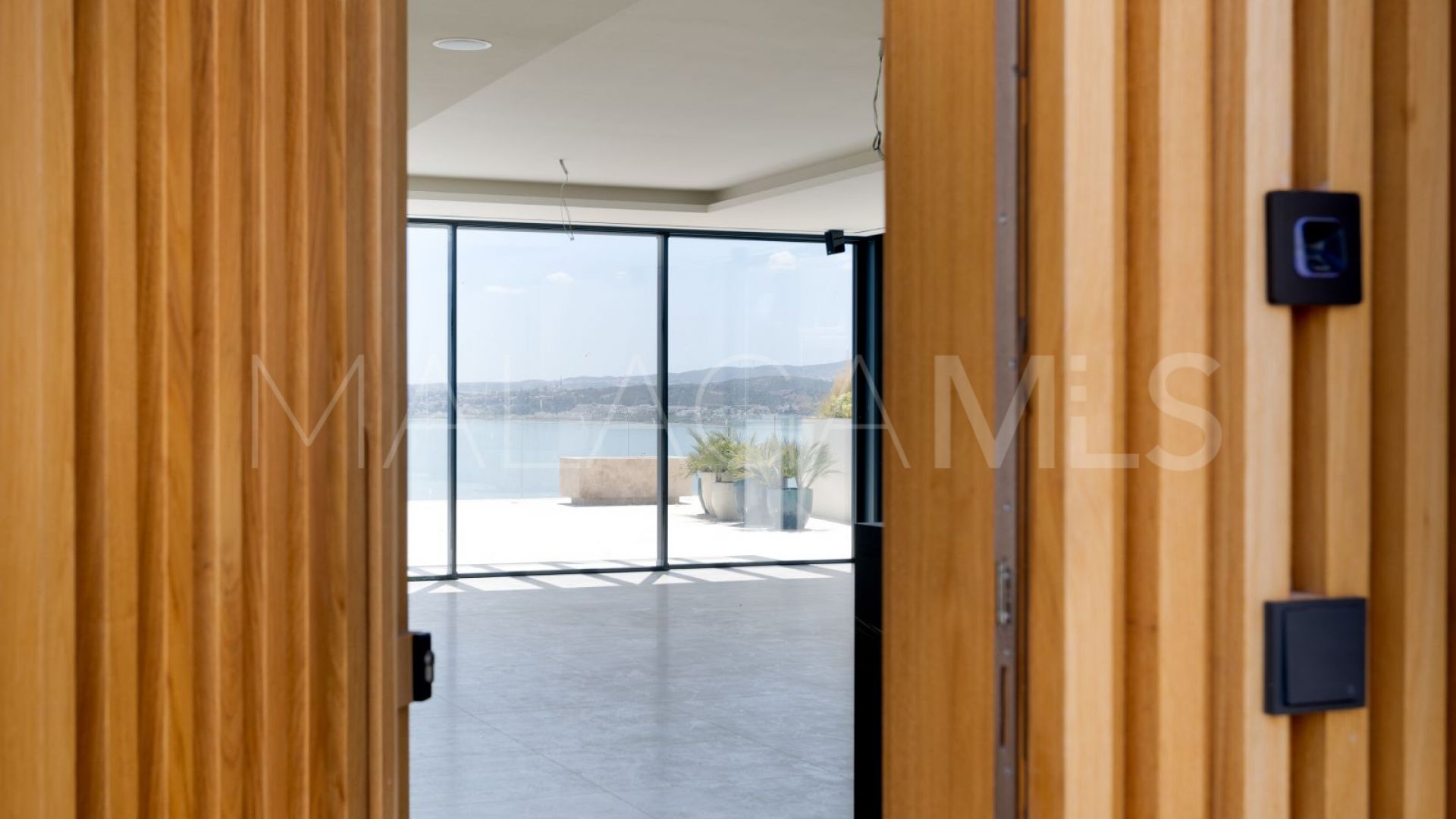 Duplex penthouse for sale in Estepona Puerto