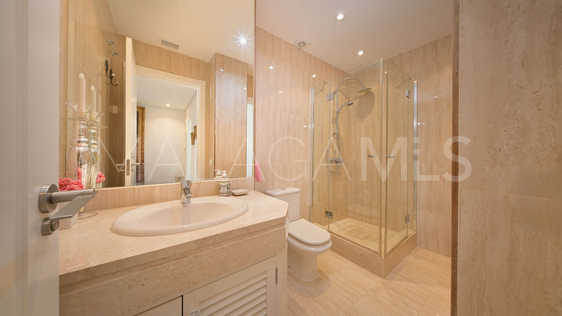 Duplex penthouse for sale in Nueva Andalucia
