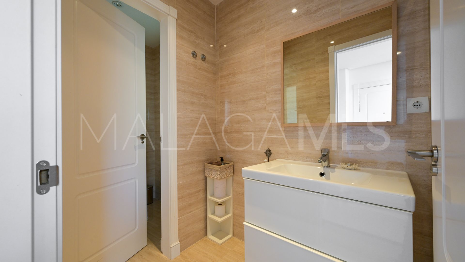 Duplex penthouse for sale in Nueva Andalucia