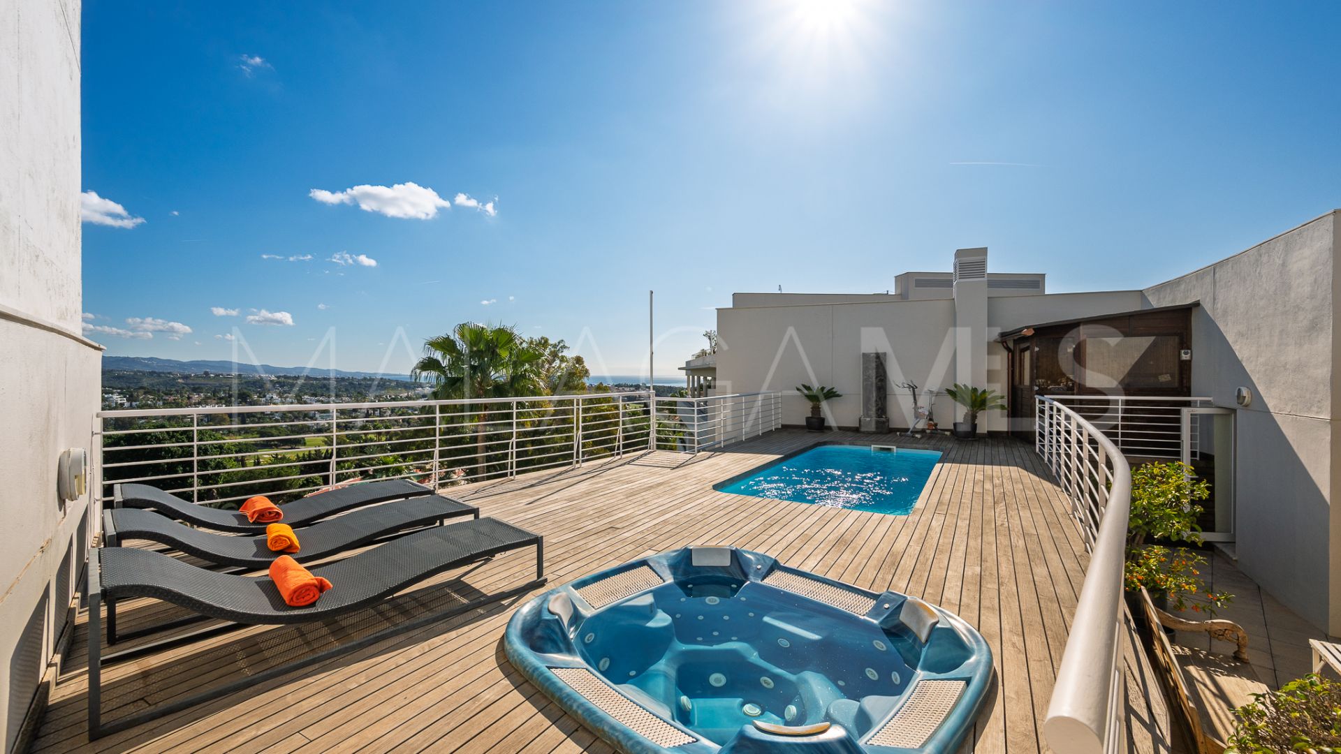 Duplex penthouse for sale in Nueva Andalucia
