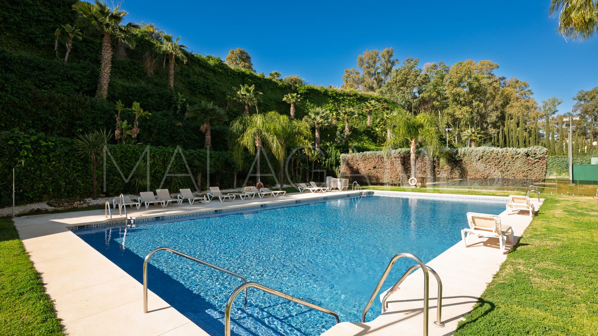 Duplex penthouse for sale in Nueva Andalucia