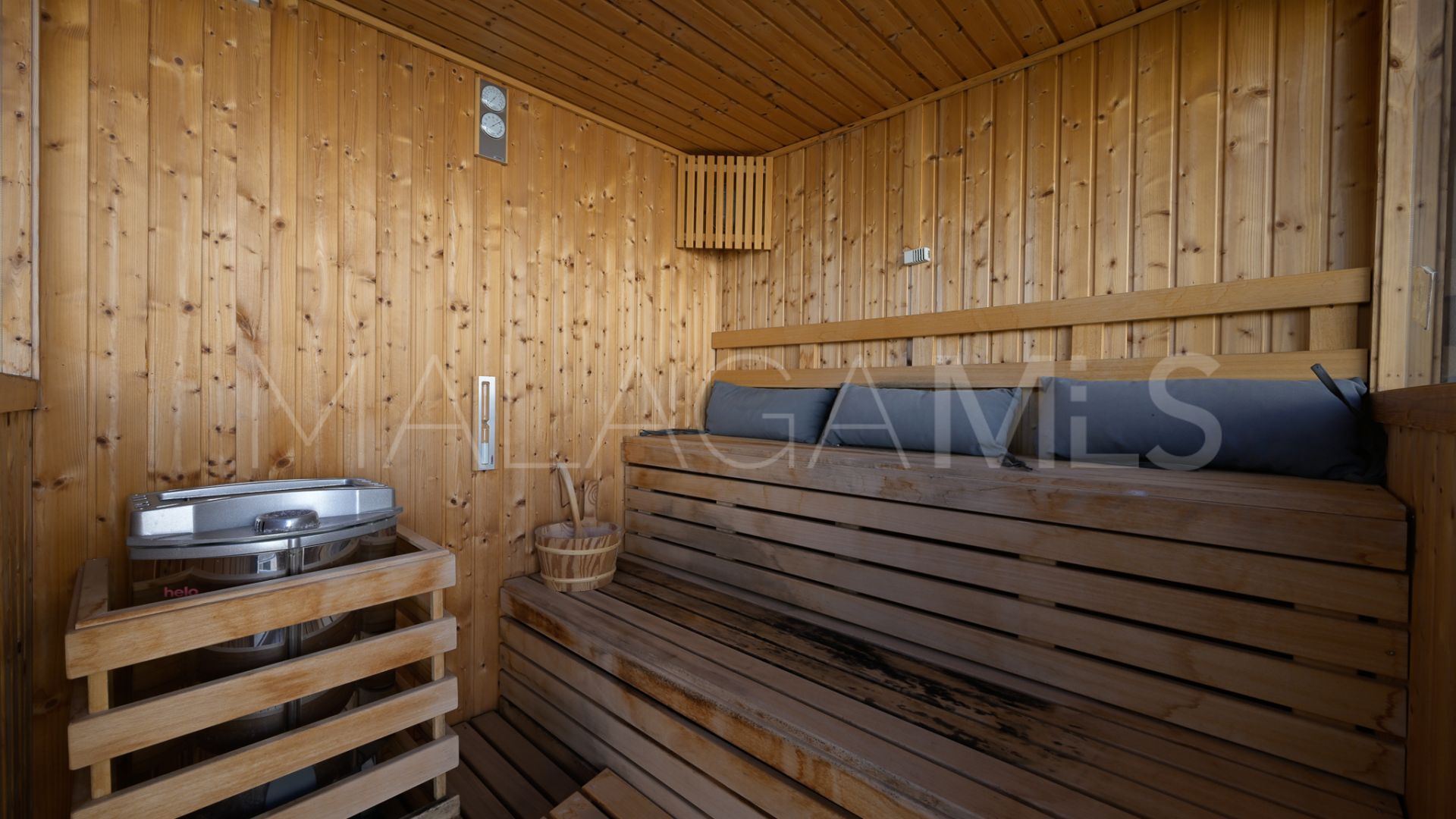 Duplex penthouse for sale in Nueva Andalucia