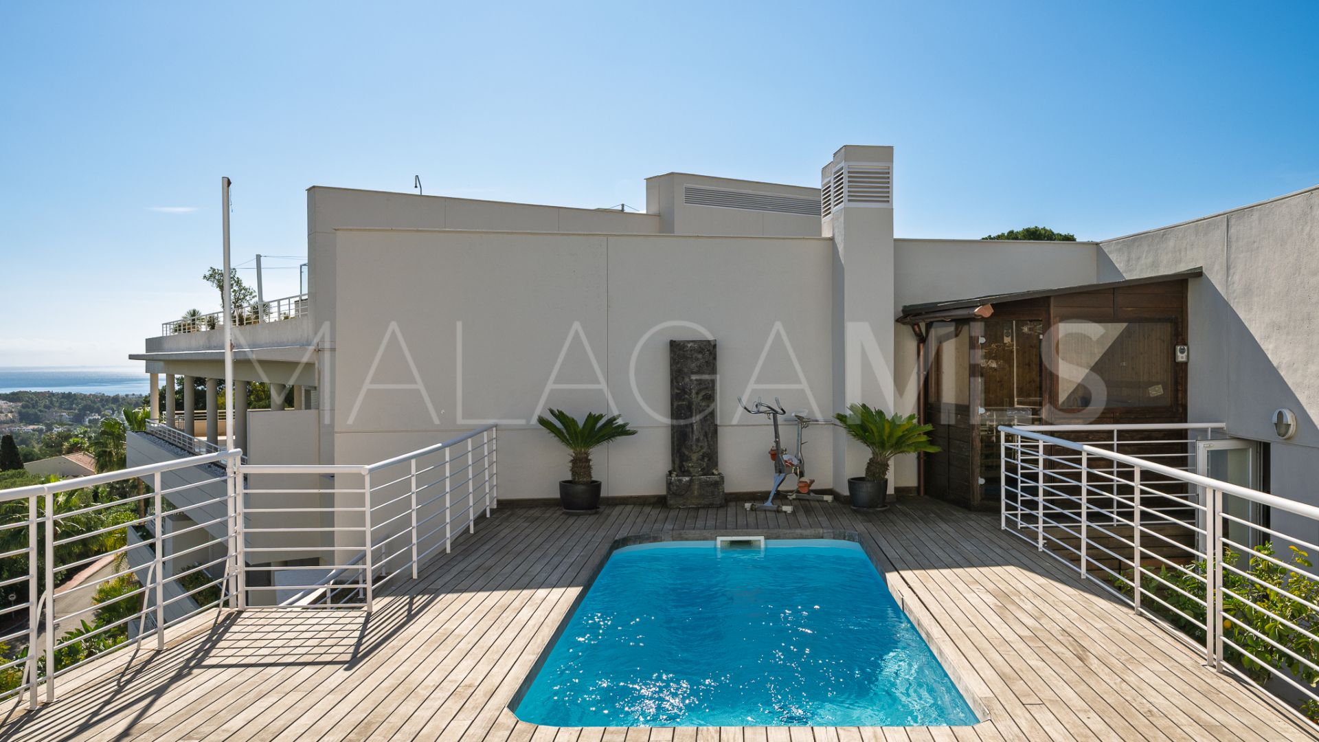 Duplex penthouse for sale in Nueva Andalucia