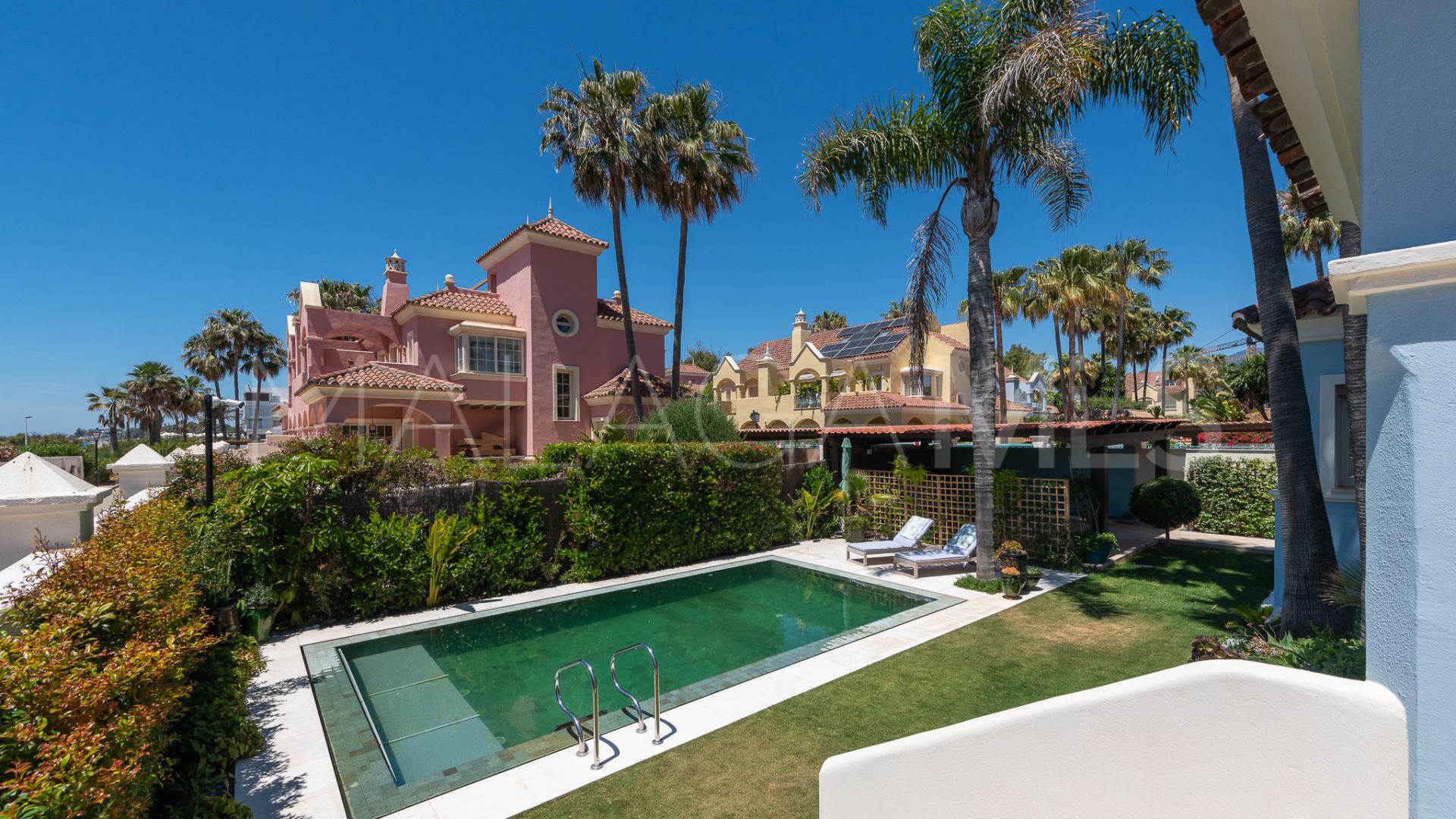 For sale semi detached house in Cortijo Blanco
