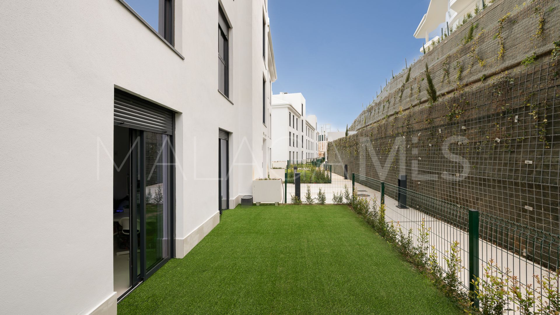 Se vende apartamento planta baja in Fuengirola with 3 bedrooms
