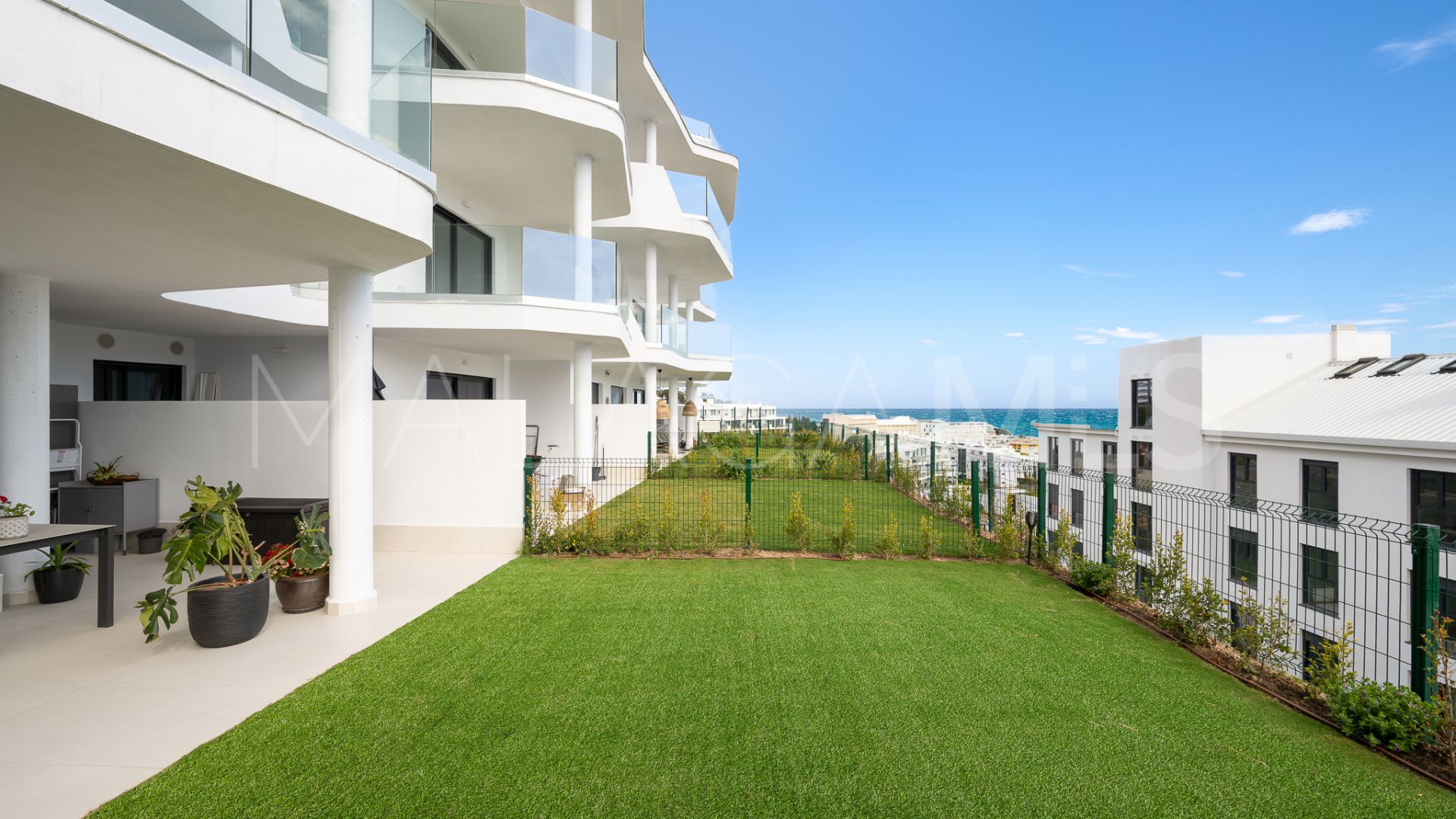 Se vende apartamento planta baja in Fuengirola with 3 bedrooms